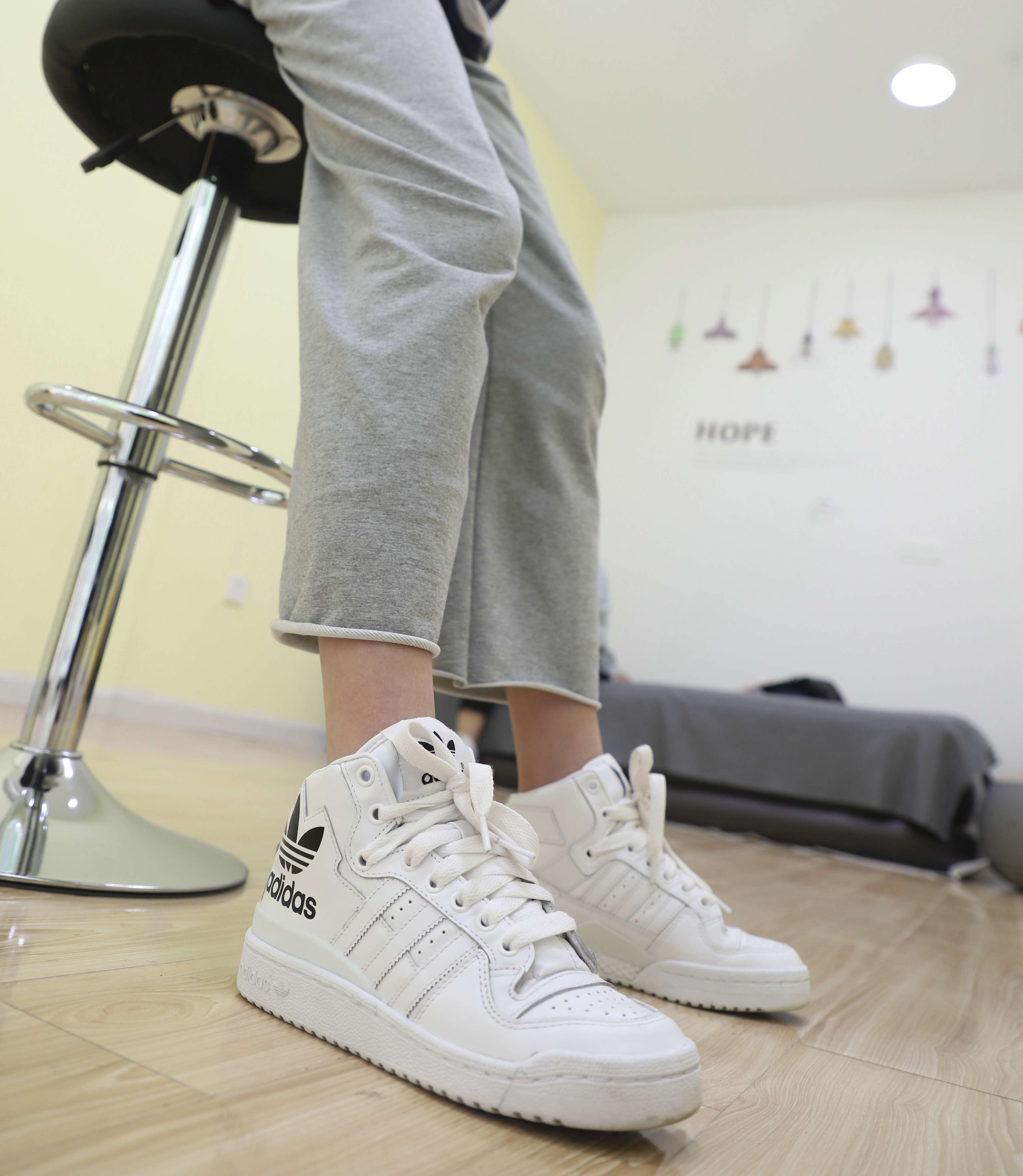 《板鞋の斑点棉袜》作品图