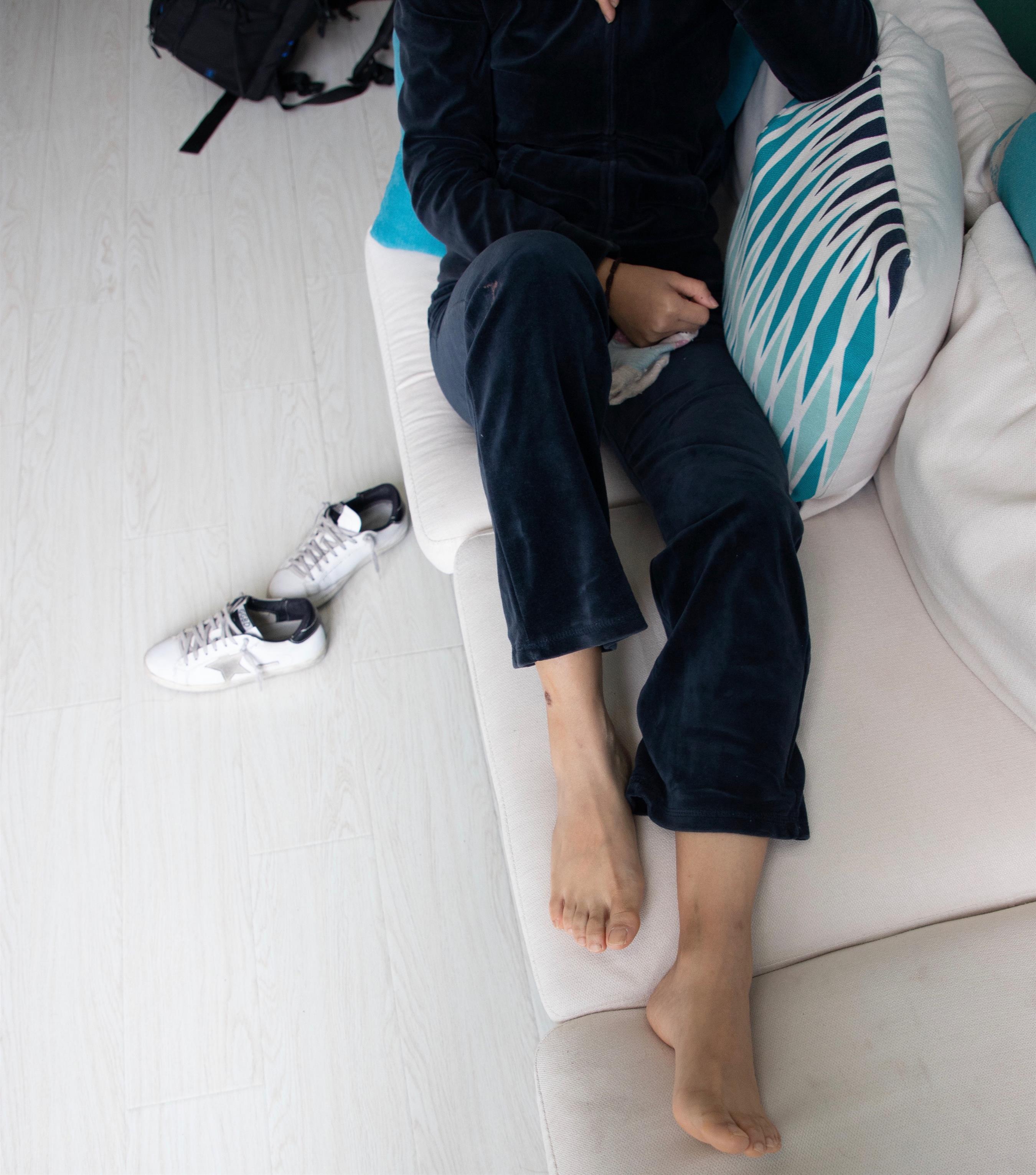 《脏脏的板鞋の棉袜脚+视频1个》作品图