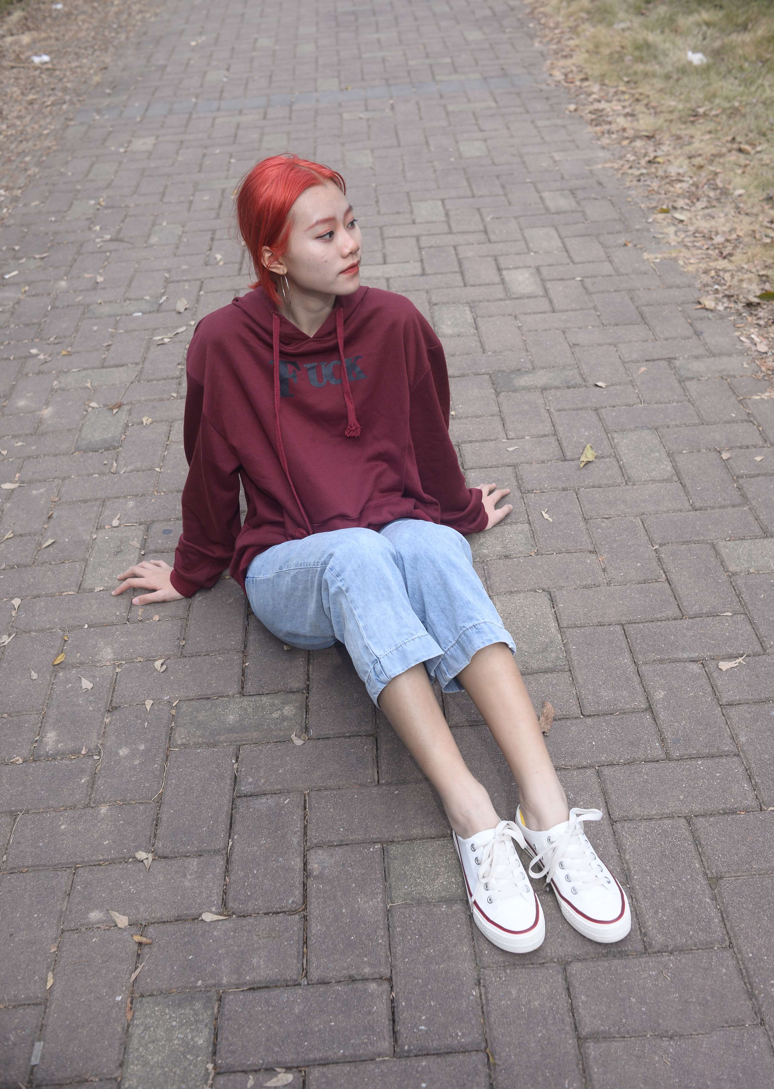 《彤彤 尘埃里的花朵》作品图