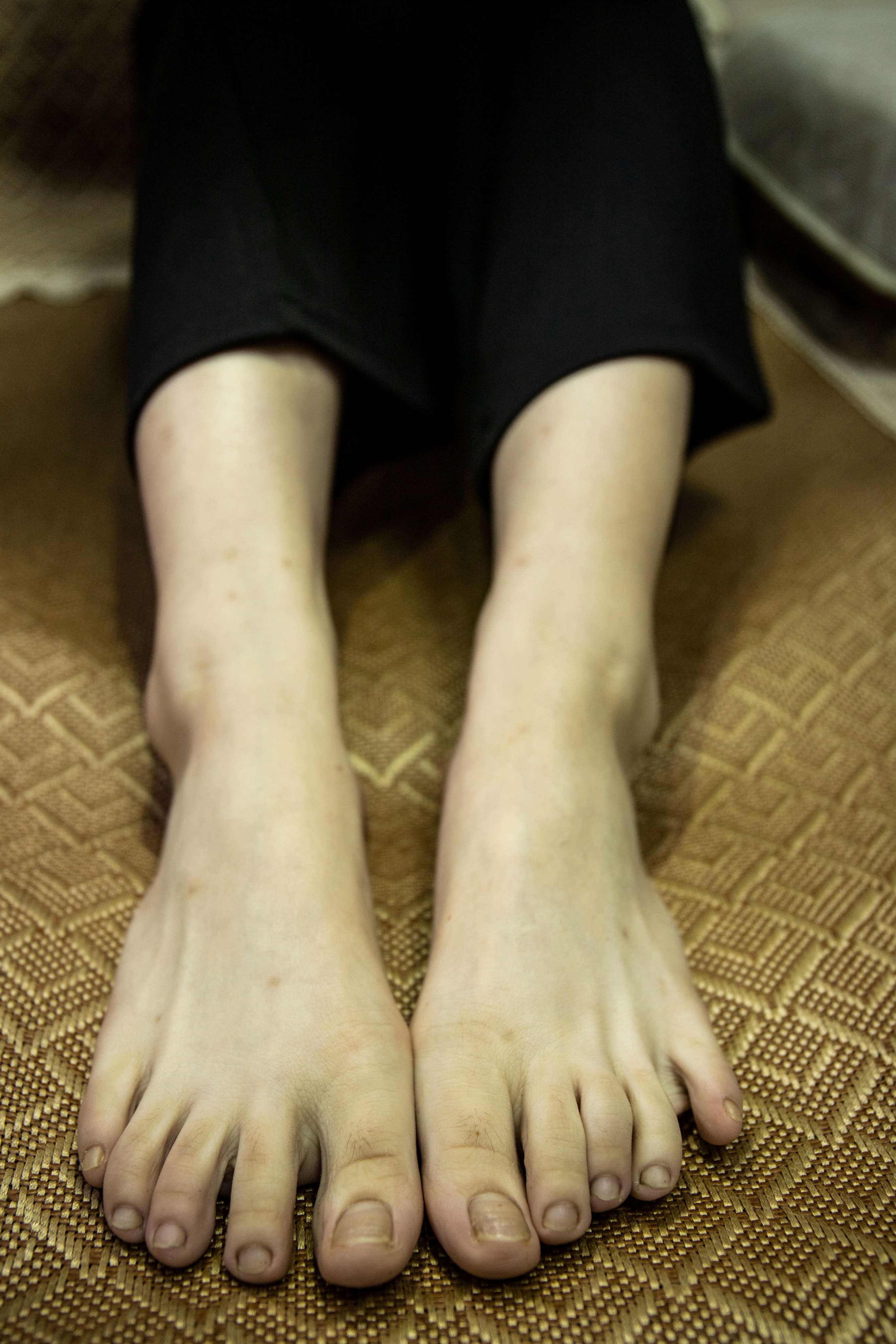 《嘉嘉充满味道的高跟裸足》作品图