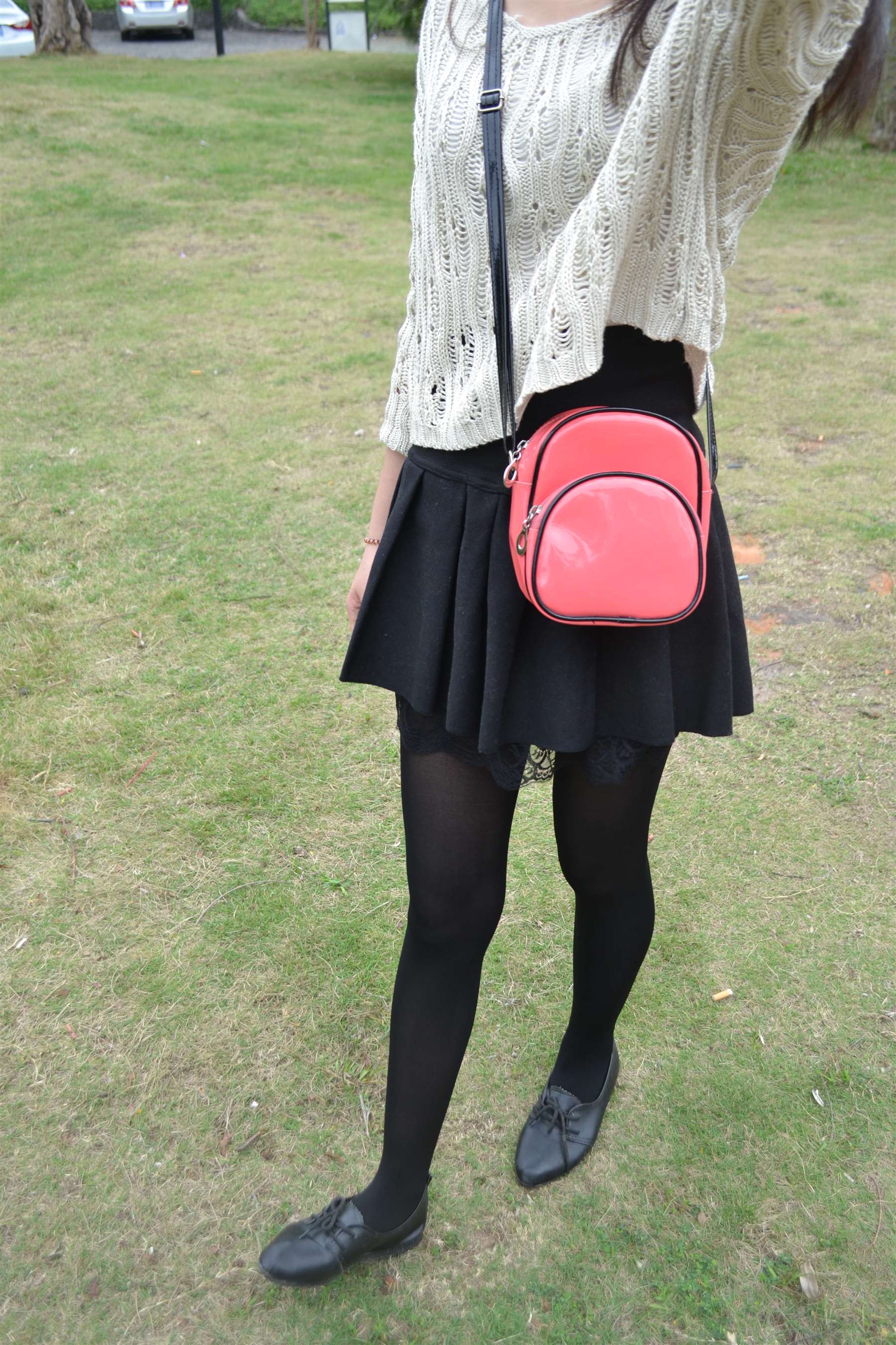 《黑丝逛公园》作品图