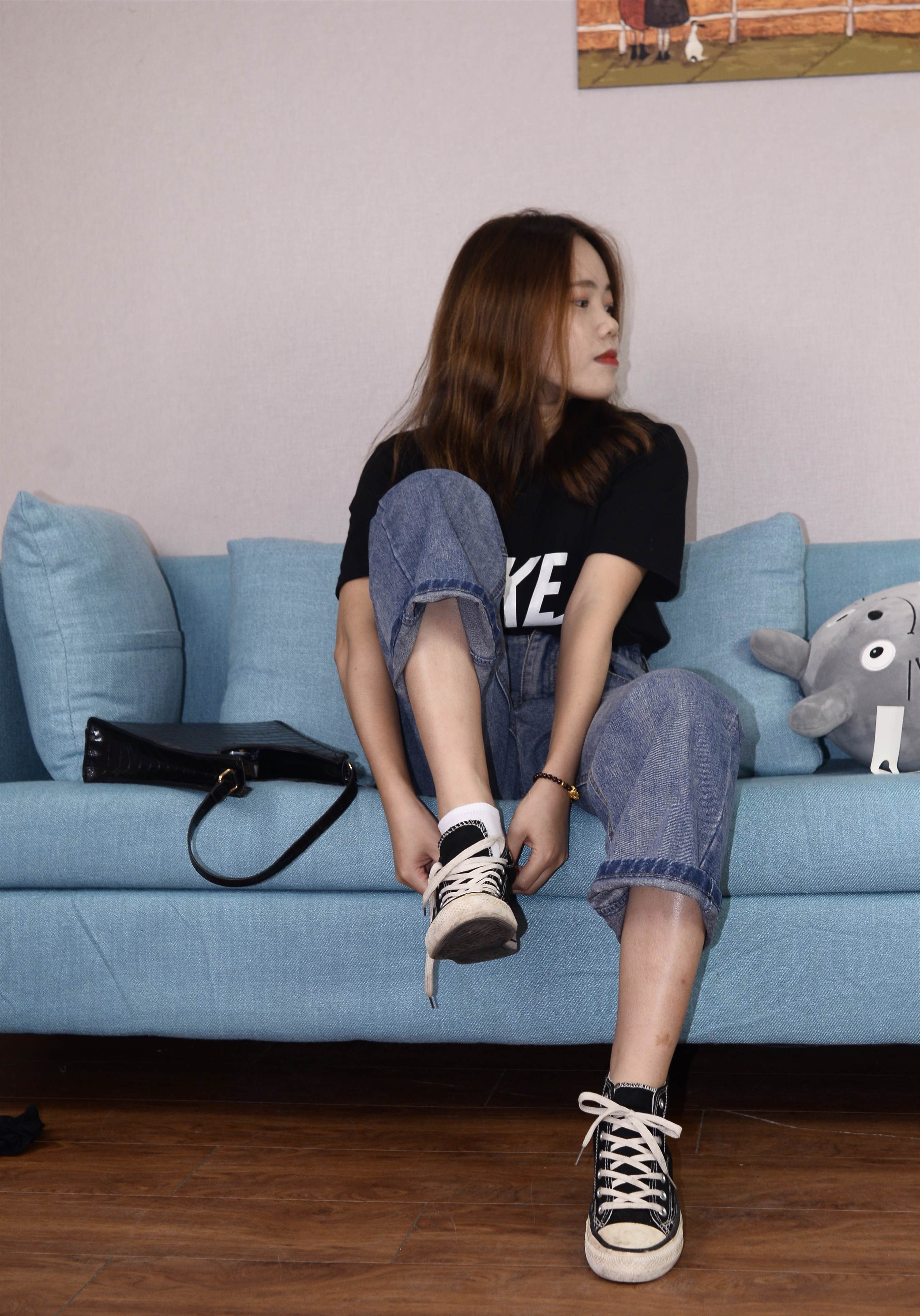 《八分牛仔の高帮棉袜脚丫》作品图