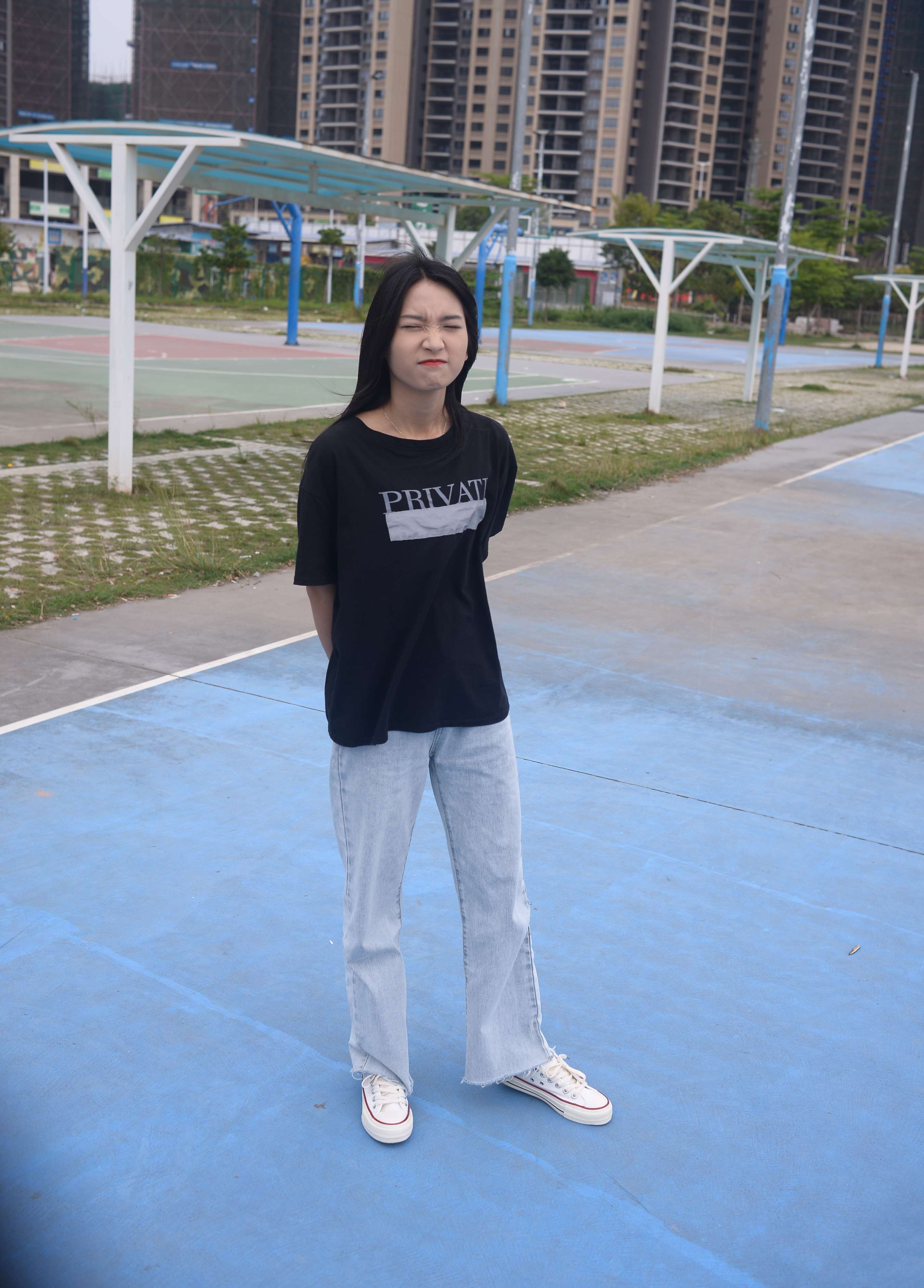 《绵绵小姐姐 愿年年这一生有始常无终》作品图