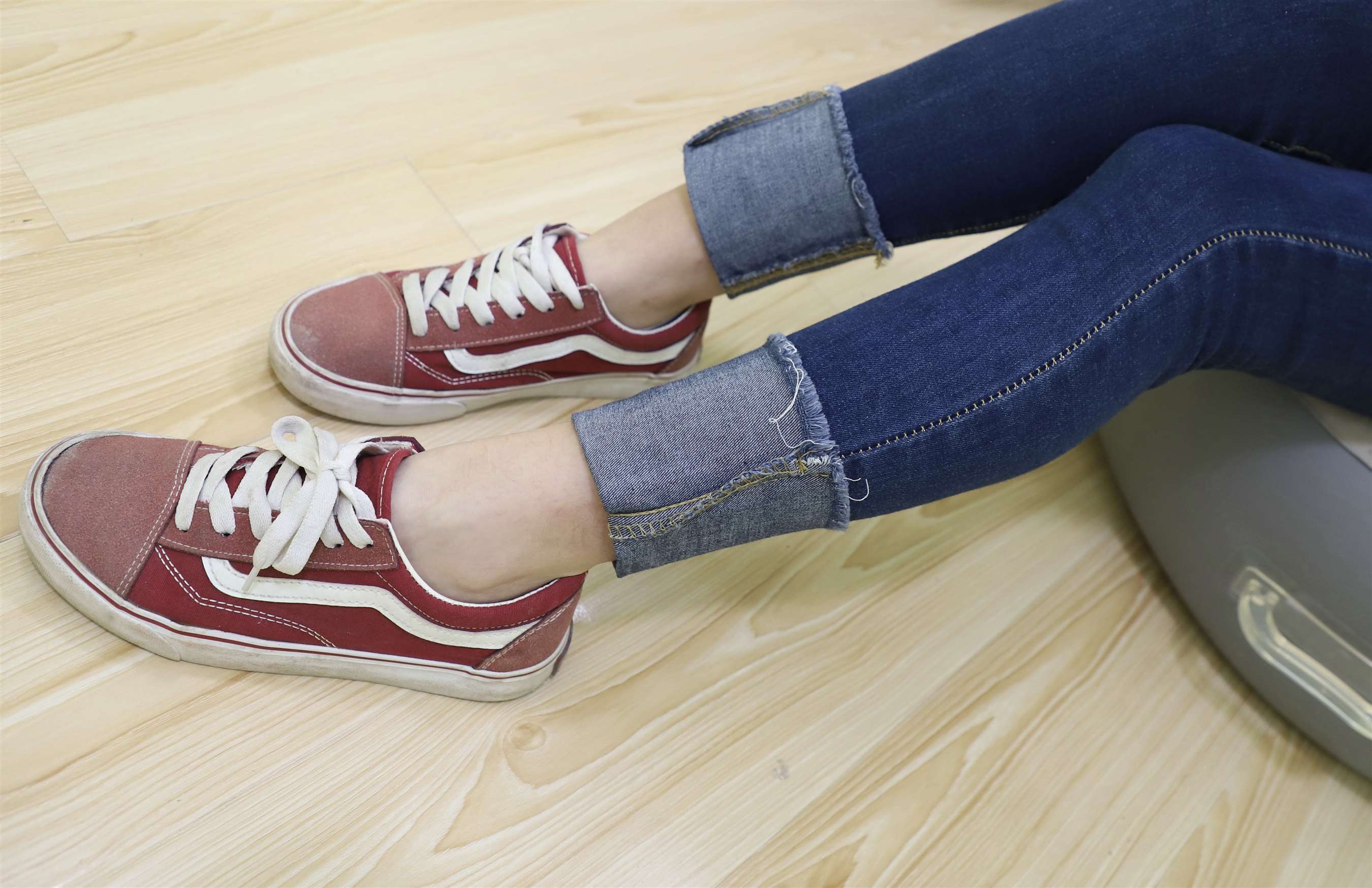 《学妹板鞋船袜脚丫+视频1个》作品图