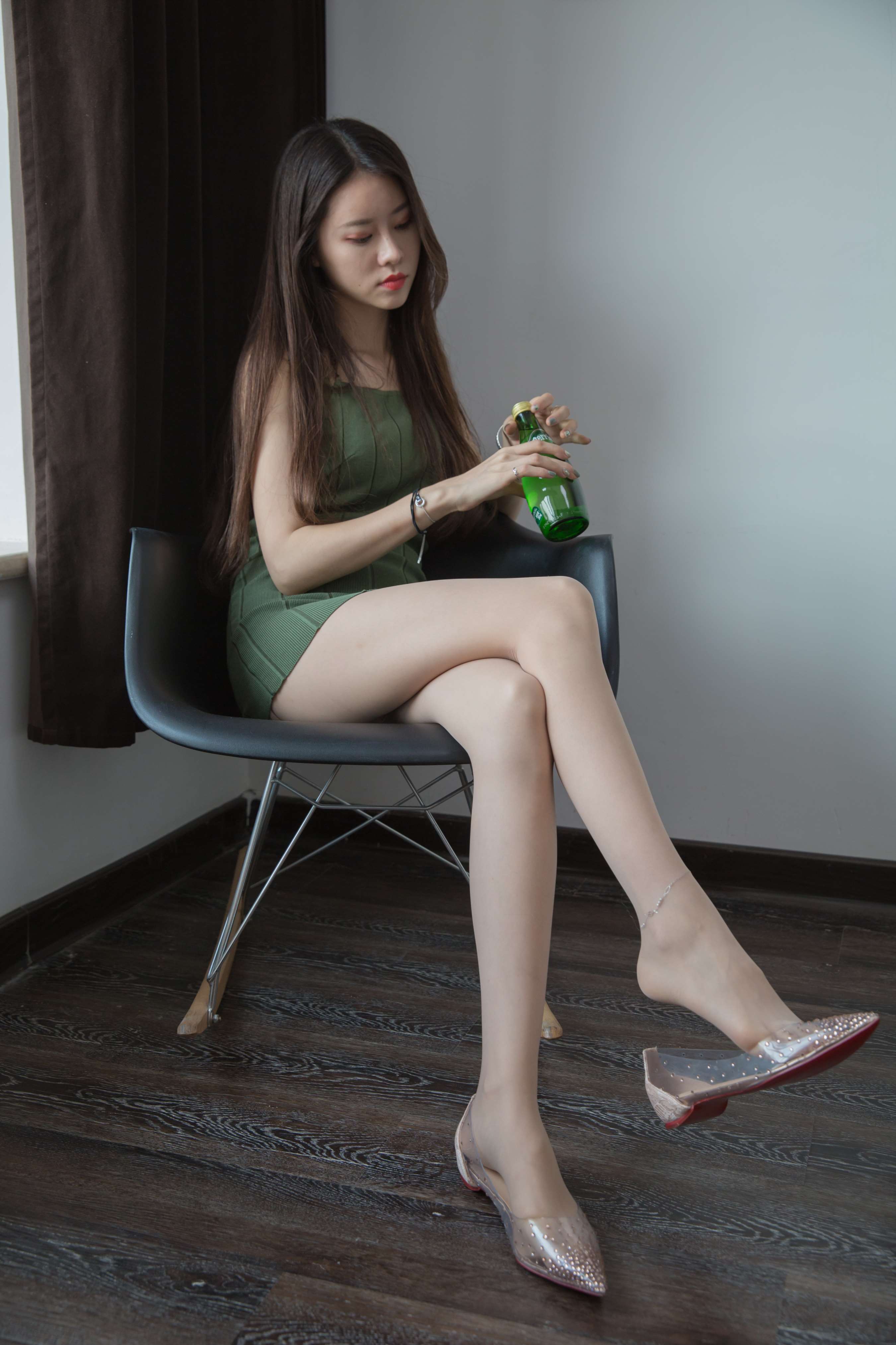 《Sia 酒不醉人人自醉》作品图