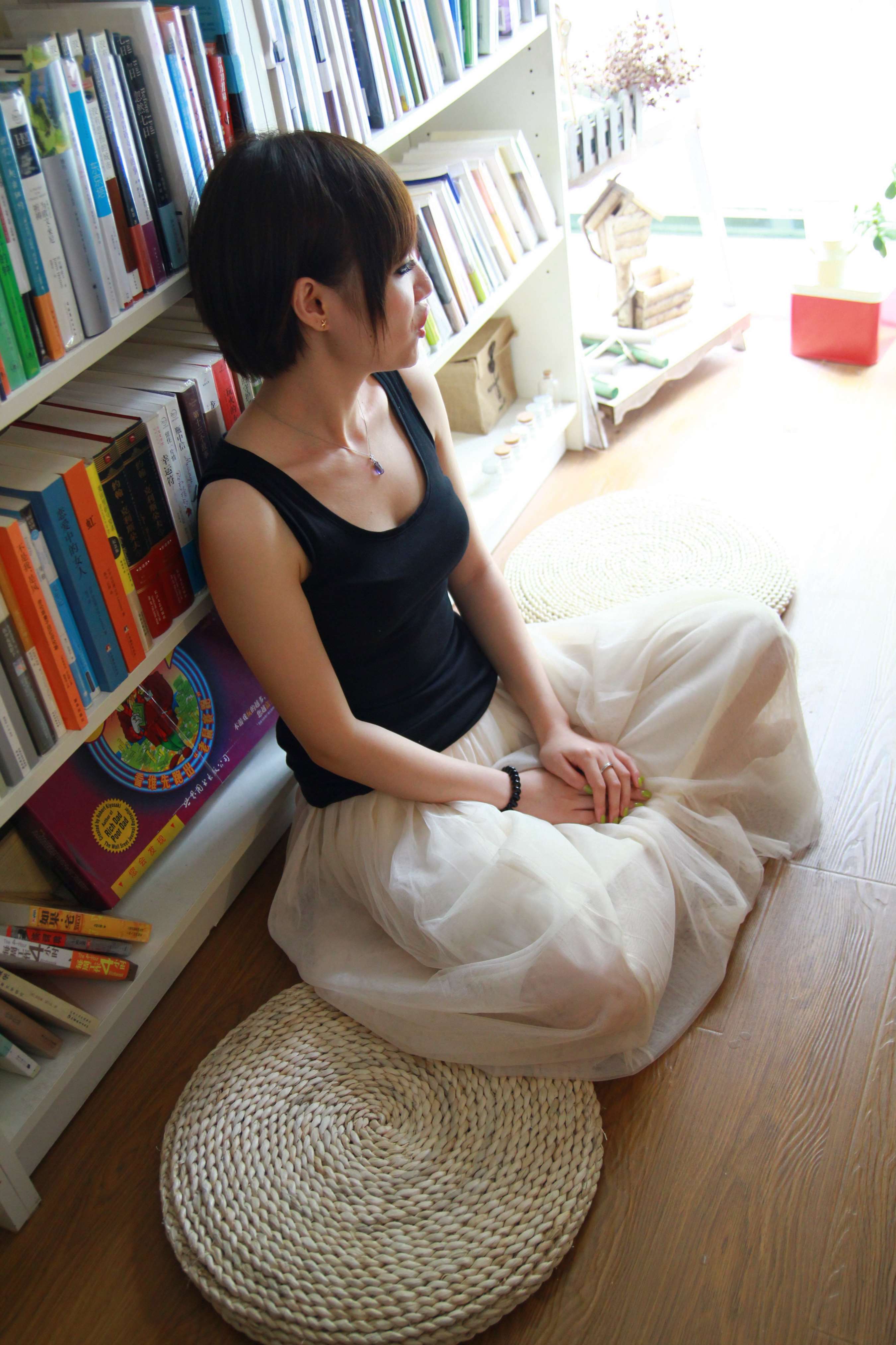 《海事大一学妹的精致白嫩玉足和灵活的足趾！》作品图