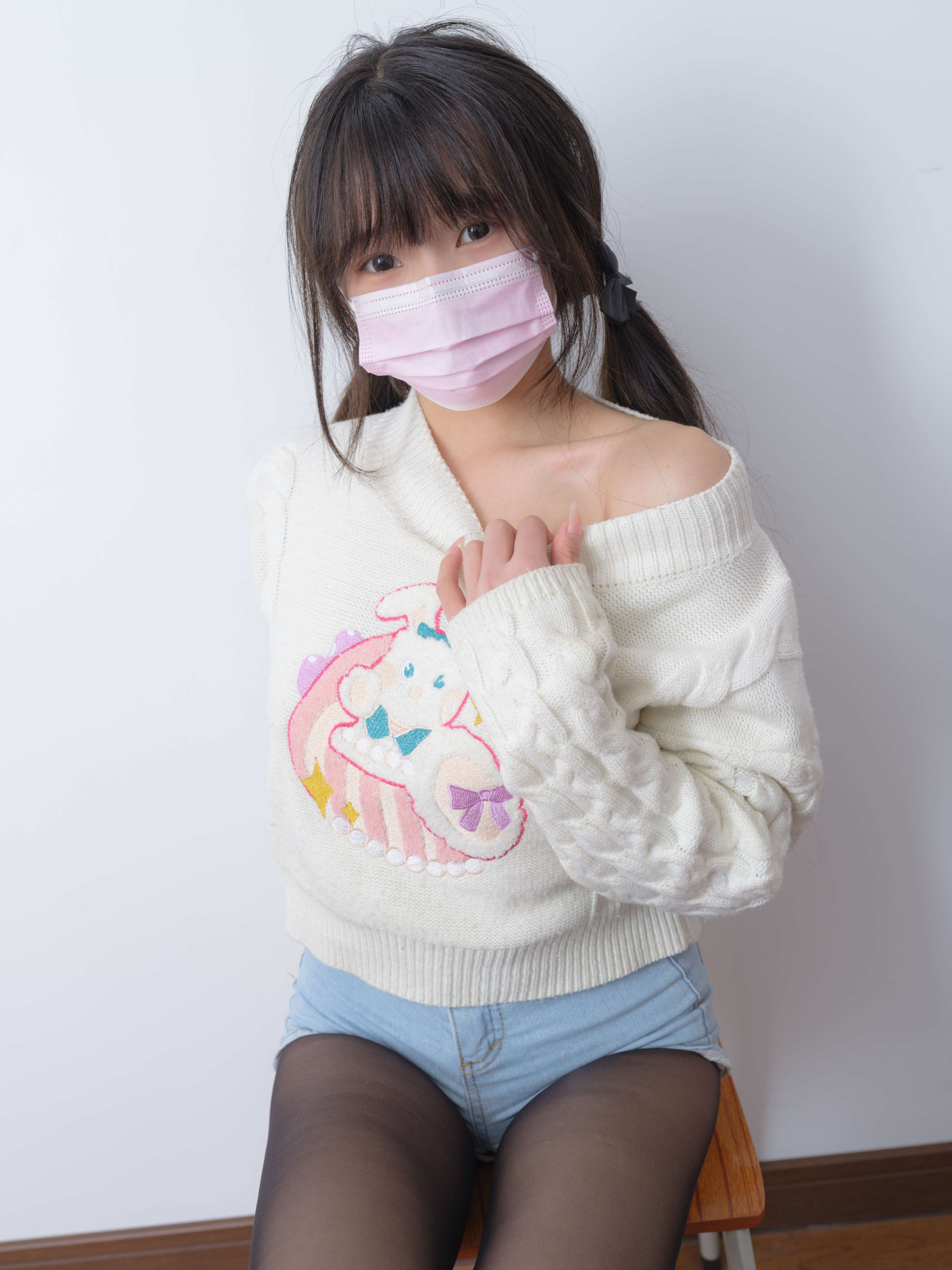 《春雪的黑丝脚丫》作品图