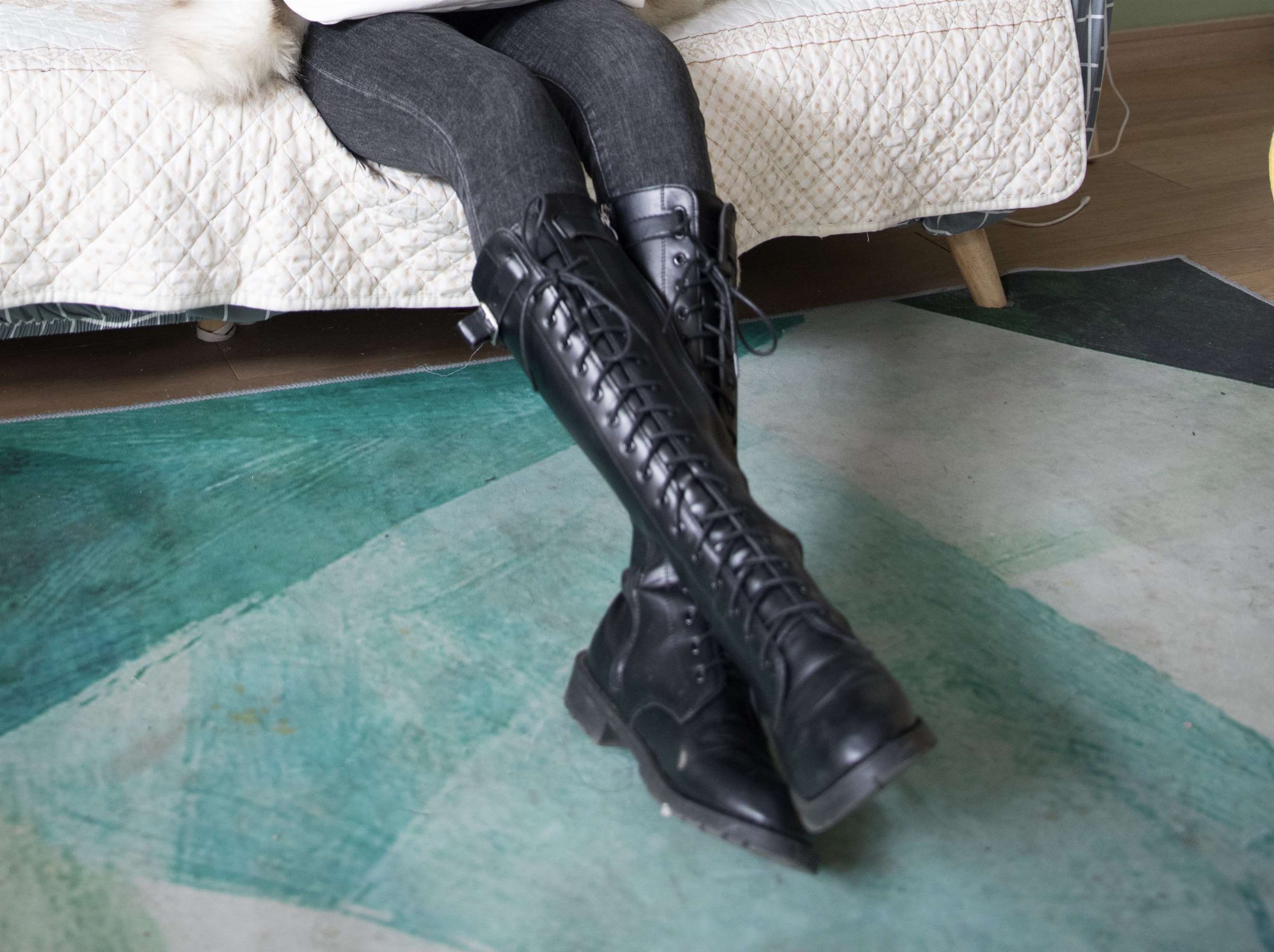 《长靴の牛仔棉袜脚 附带视频1个》作品图