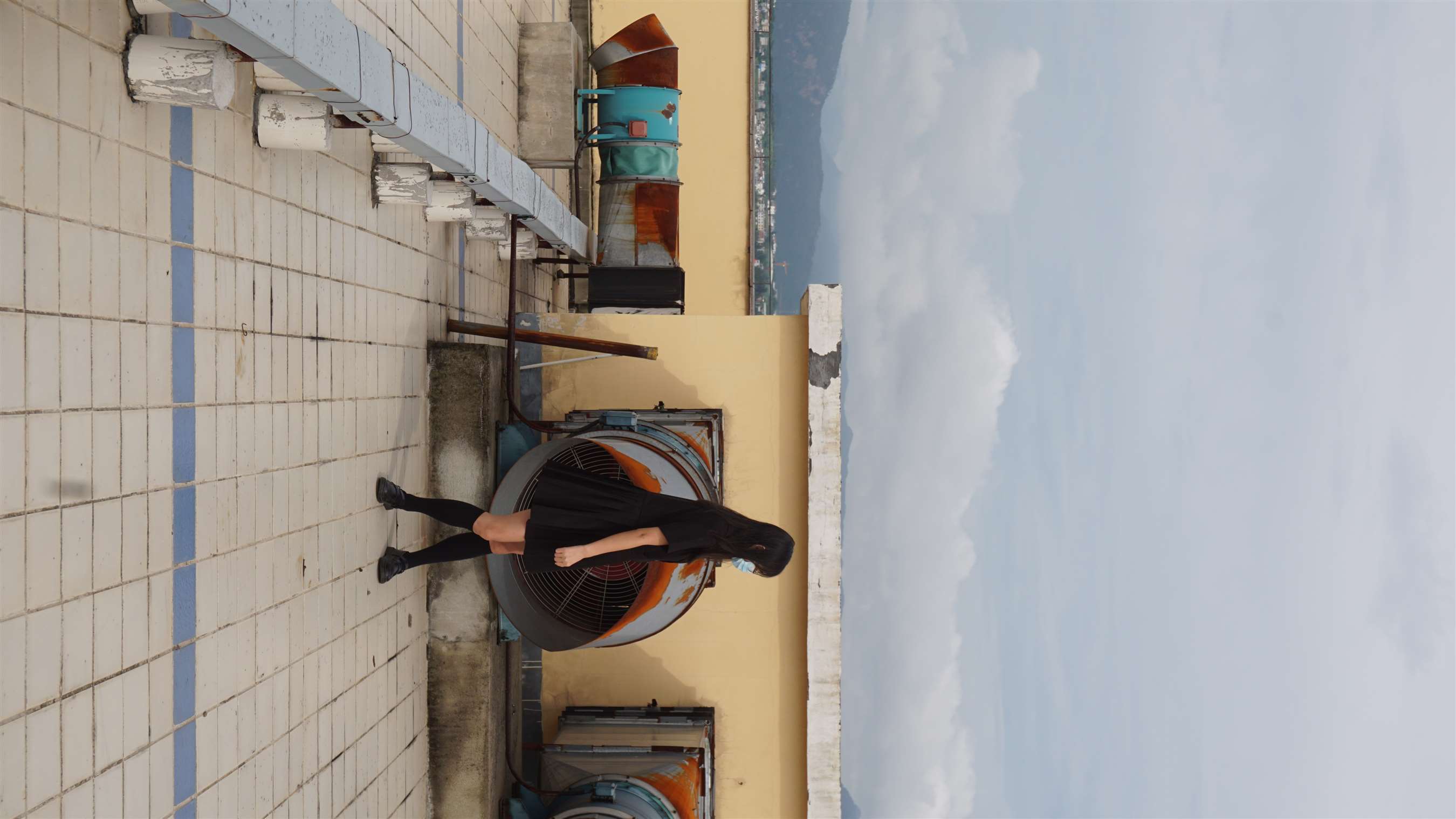 《天台眼镜少女》作品图