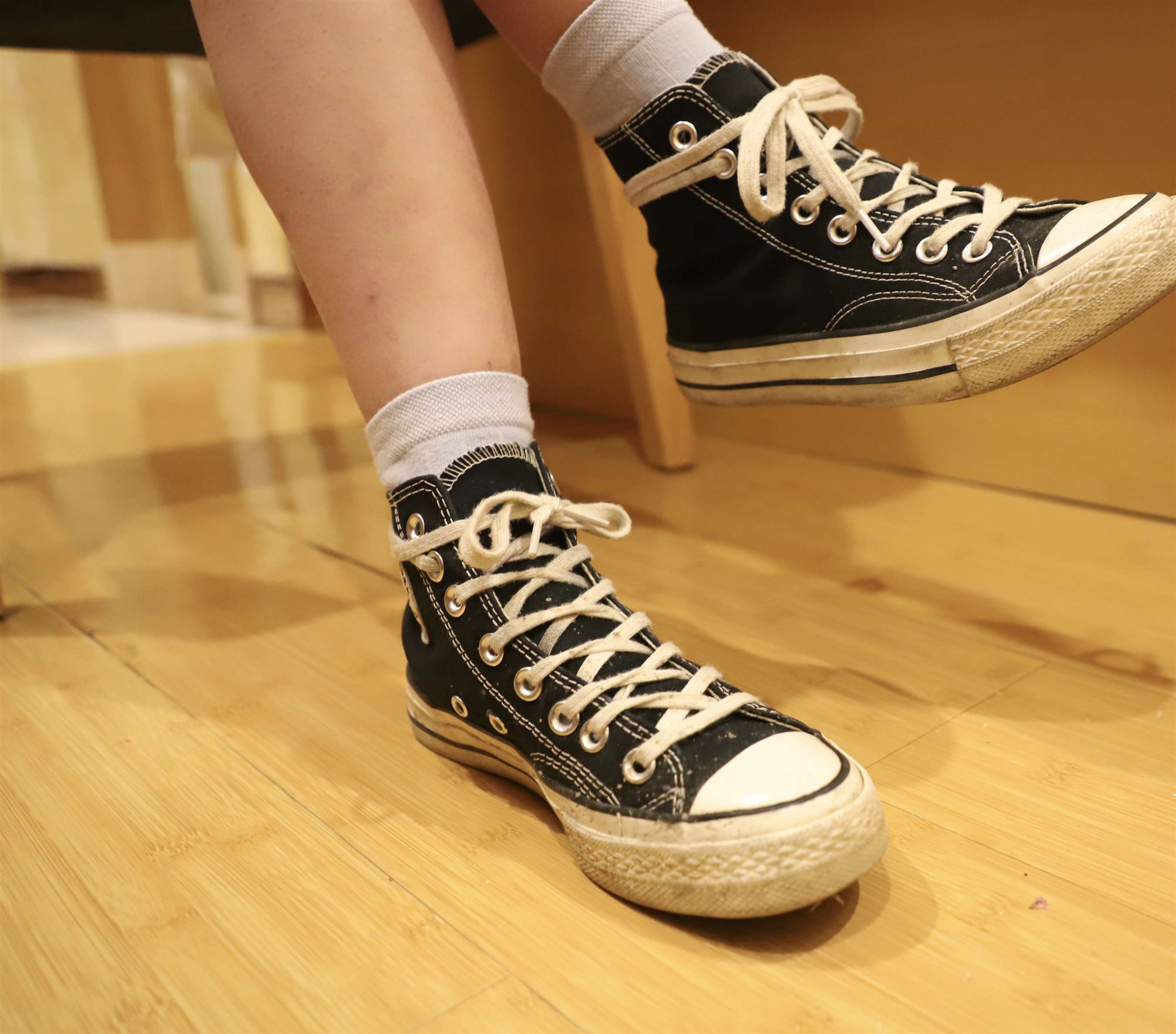 《学姐的嫩白脚丫》作品图