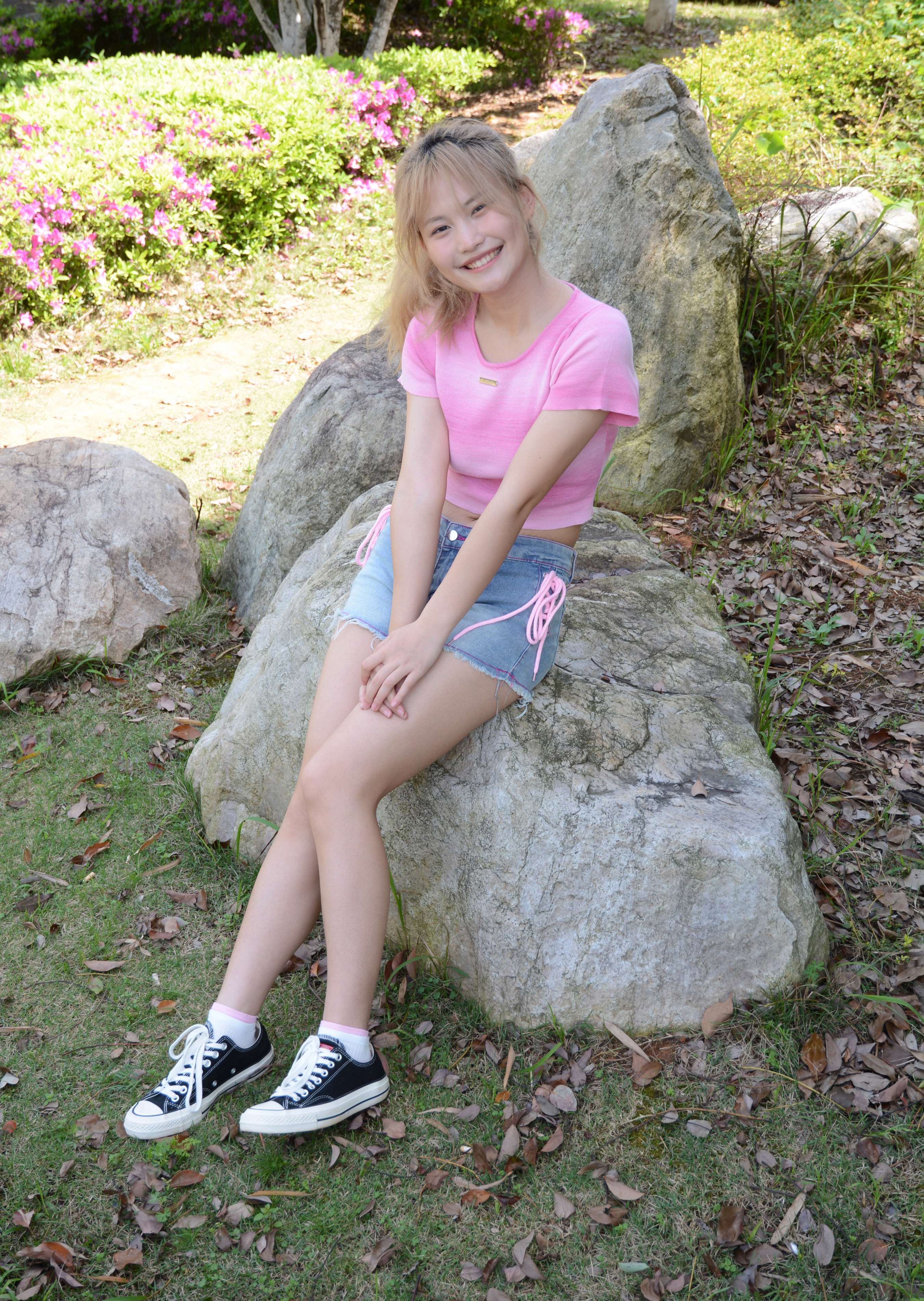 《幺幺帆布鞋の白棉袜》作品图