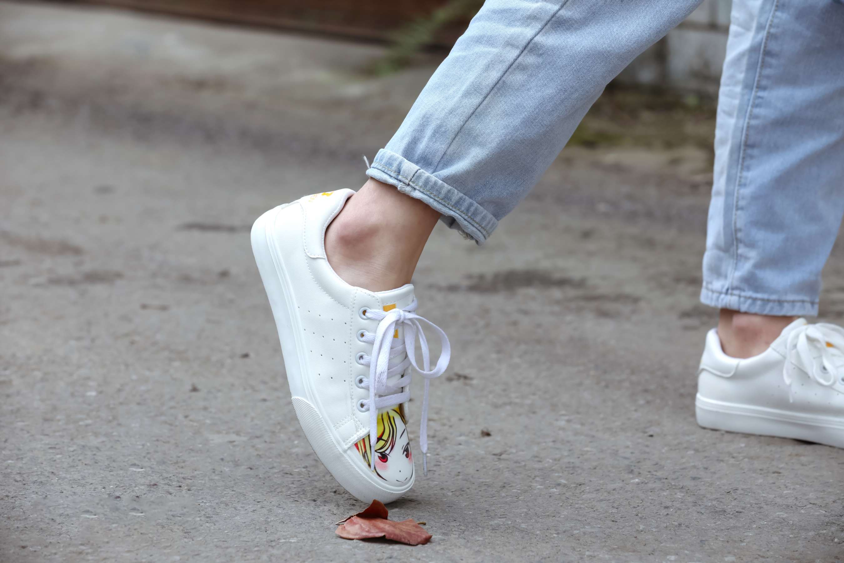 《茜茜运动场展脏棉袜脚》作品图