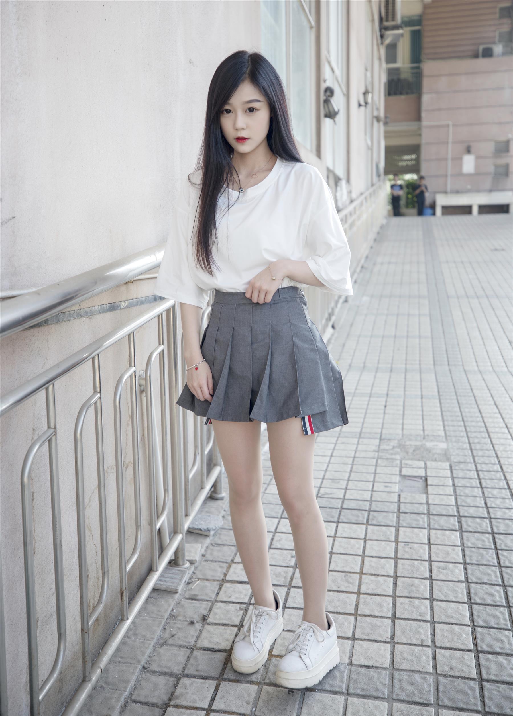 《增高鞋の肉丝脚丫+视频1个》作品图