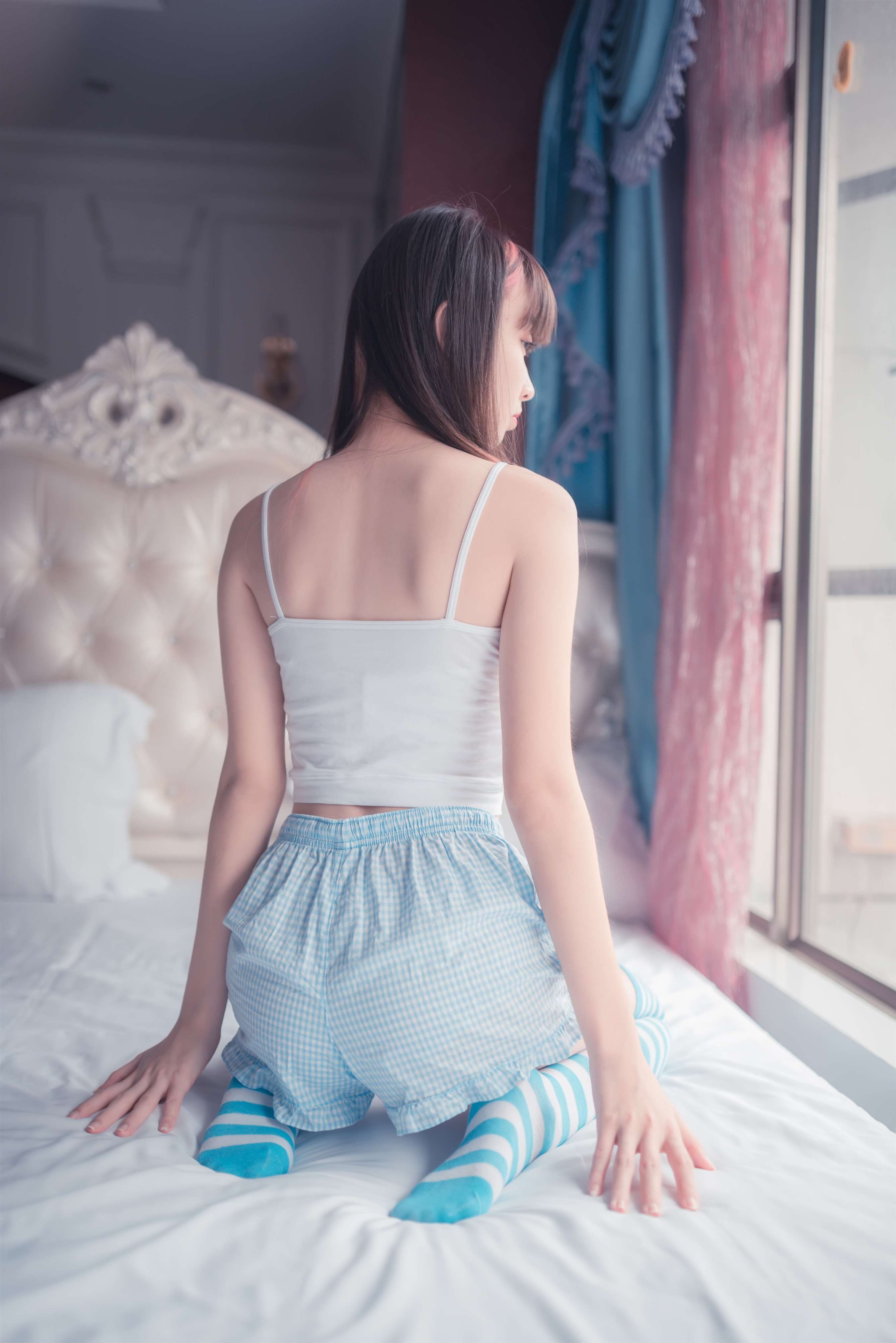 《条纹长棉袜》作品图