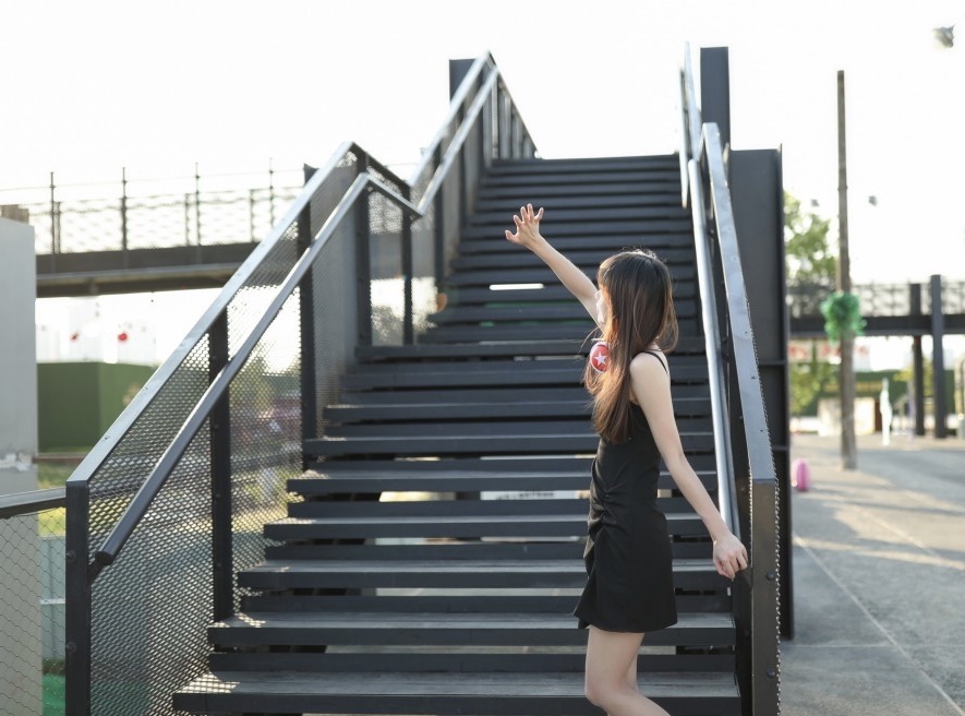 《阳光音乐少女》作品图