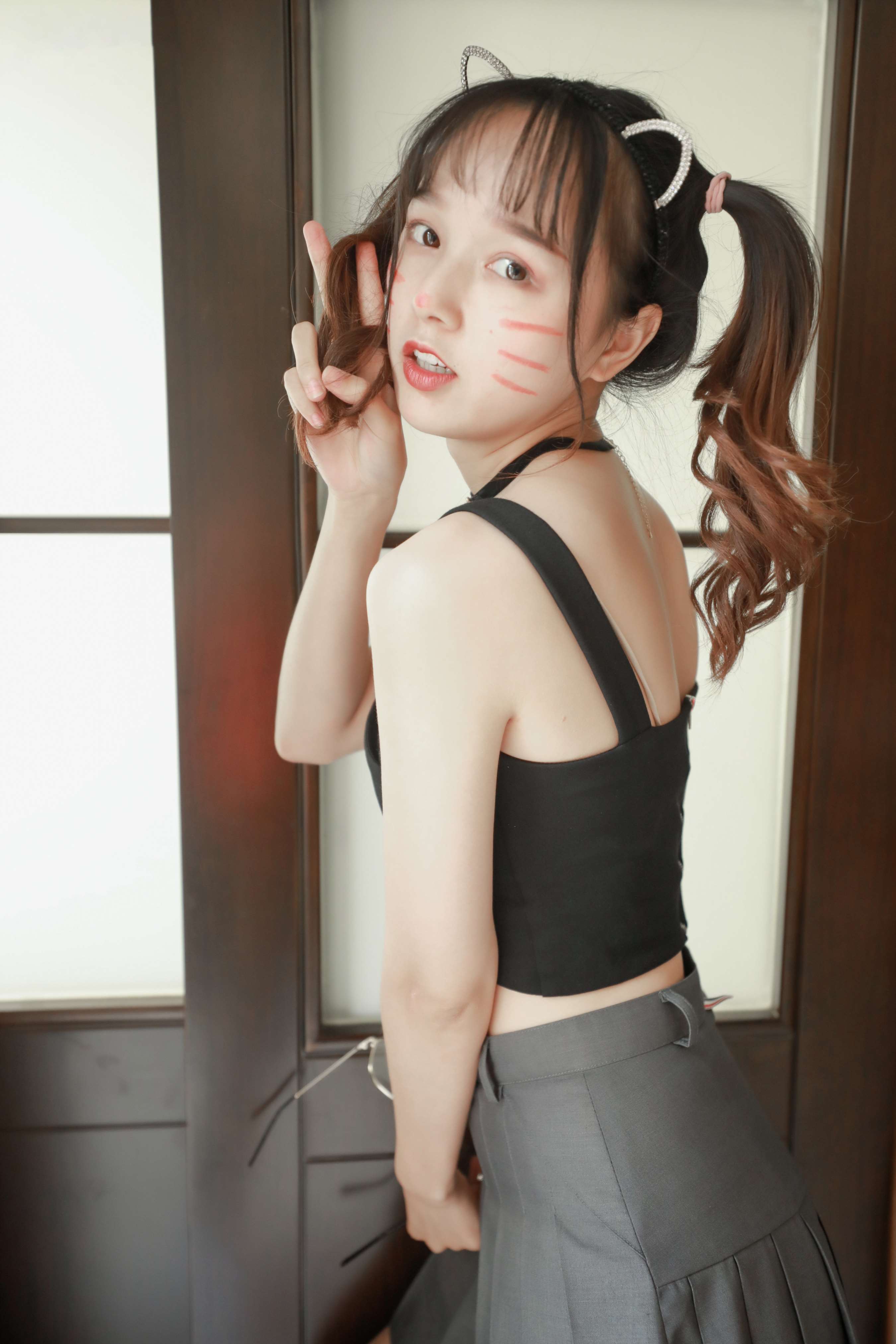 《玥玥 家居小淑女》作品图