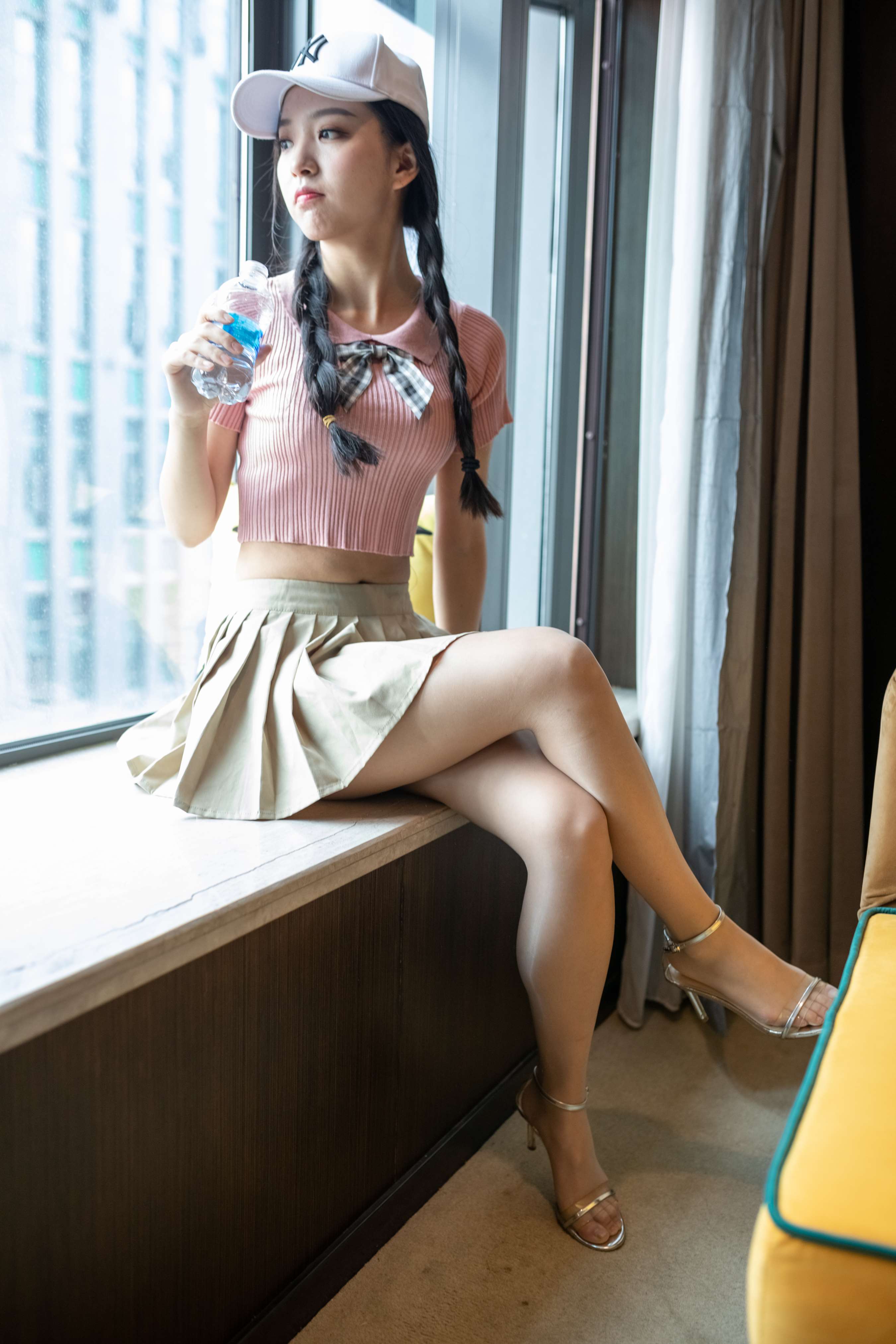 《小姐姐百褶裙の亮丝脚》作品图