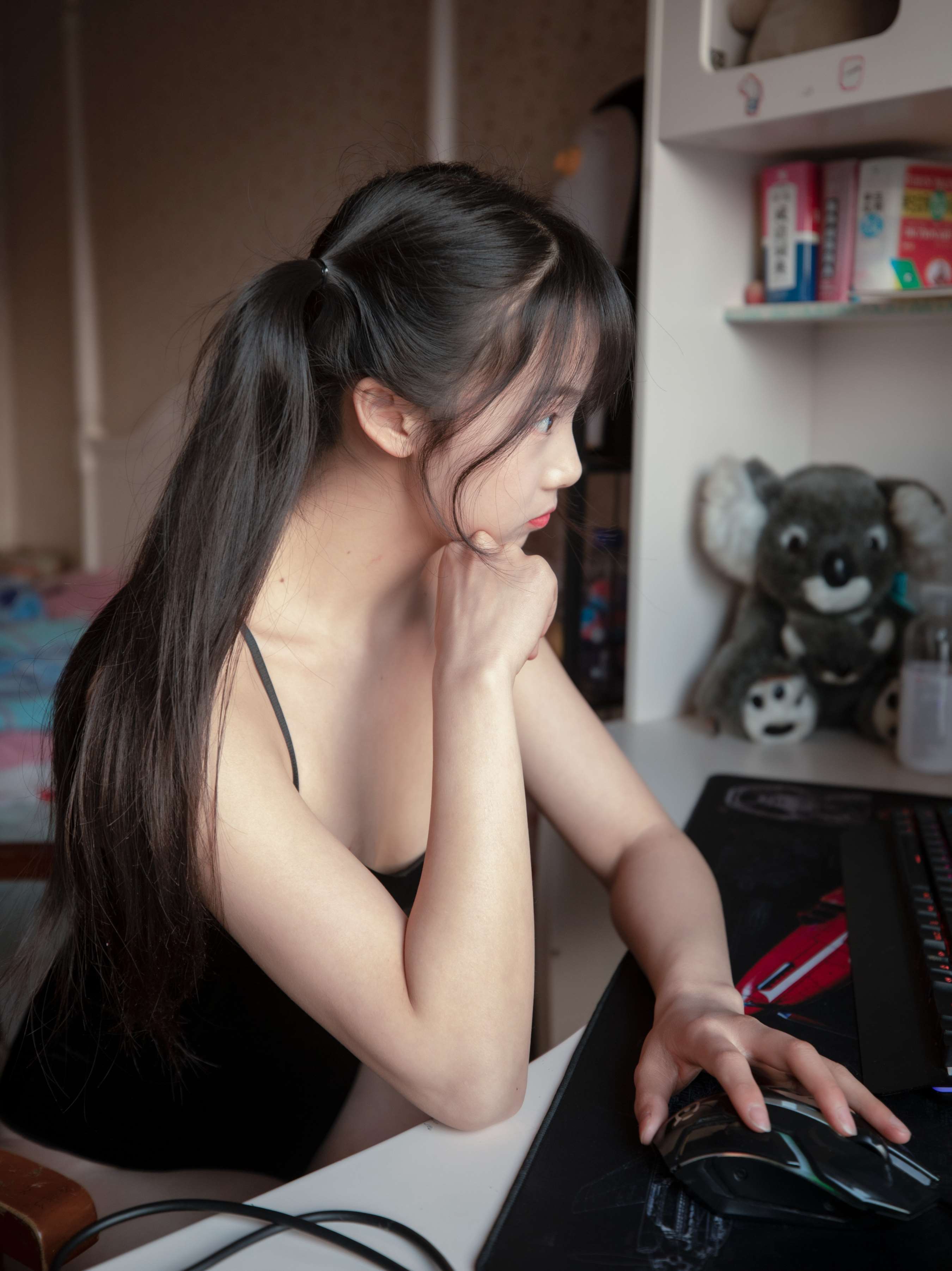 《灵唯 黑纱》作品图