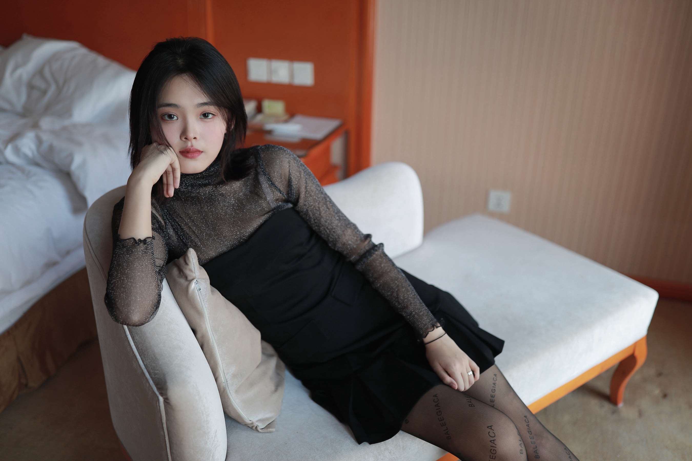 《双人丝足大哥和阿离肉丝の字母黑丝》作品图