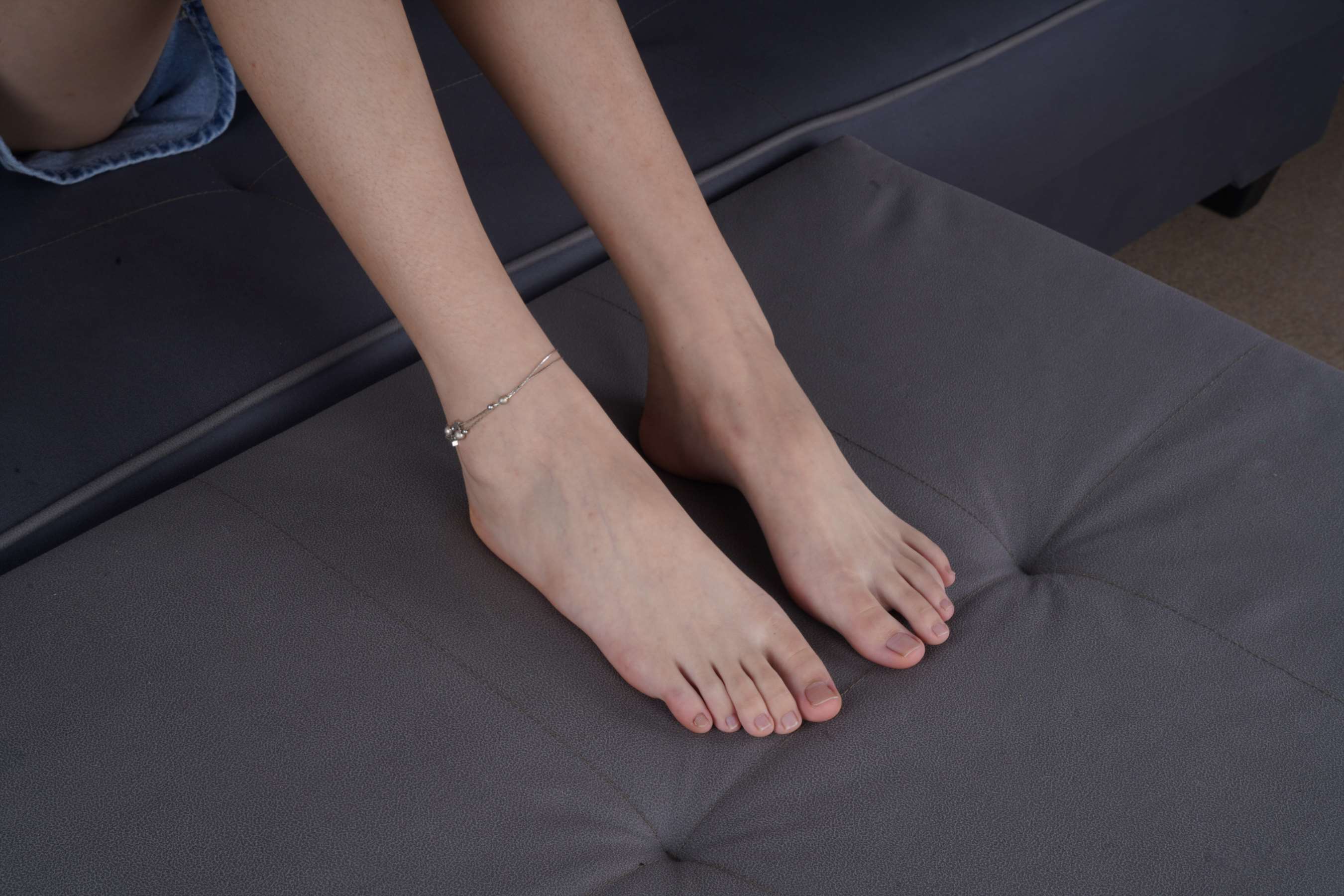 《新模文文37码绝美脚丫首秀》作品图