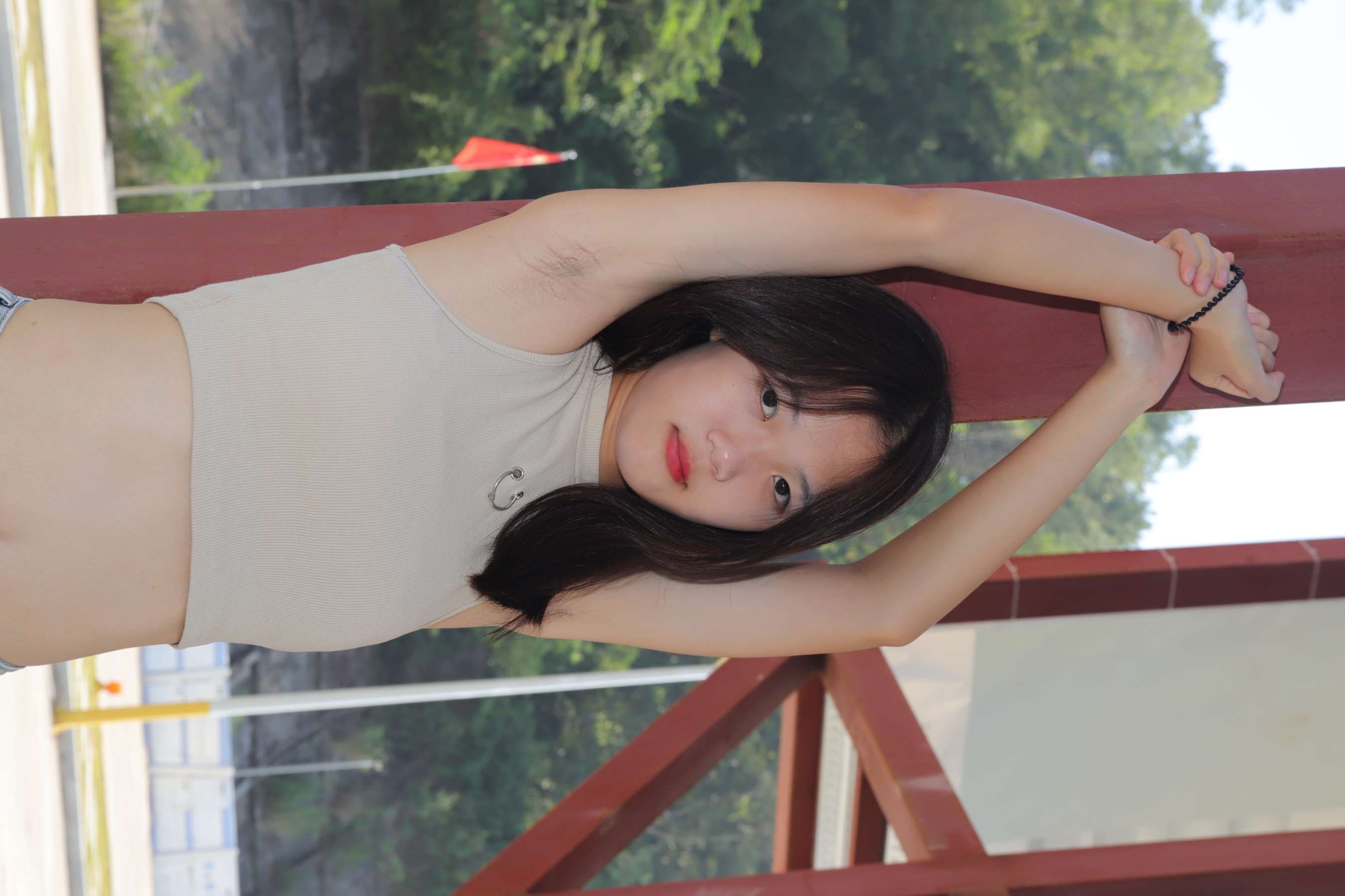 《思思小师妹赤脚踩脏脚底给你看》作品图