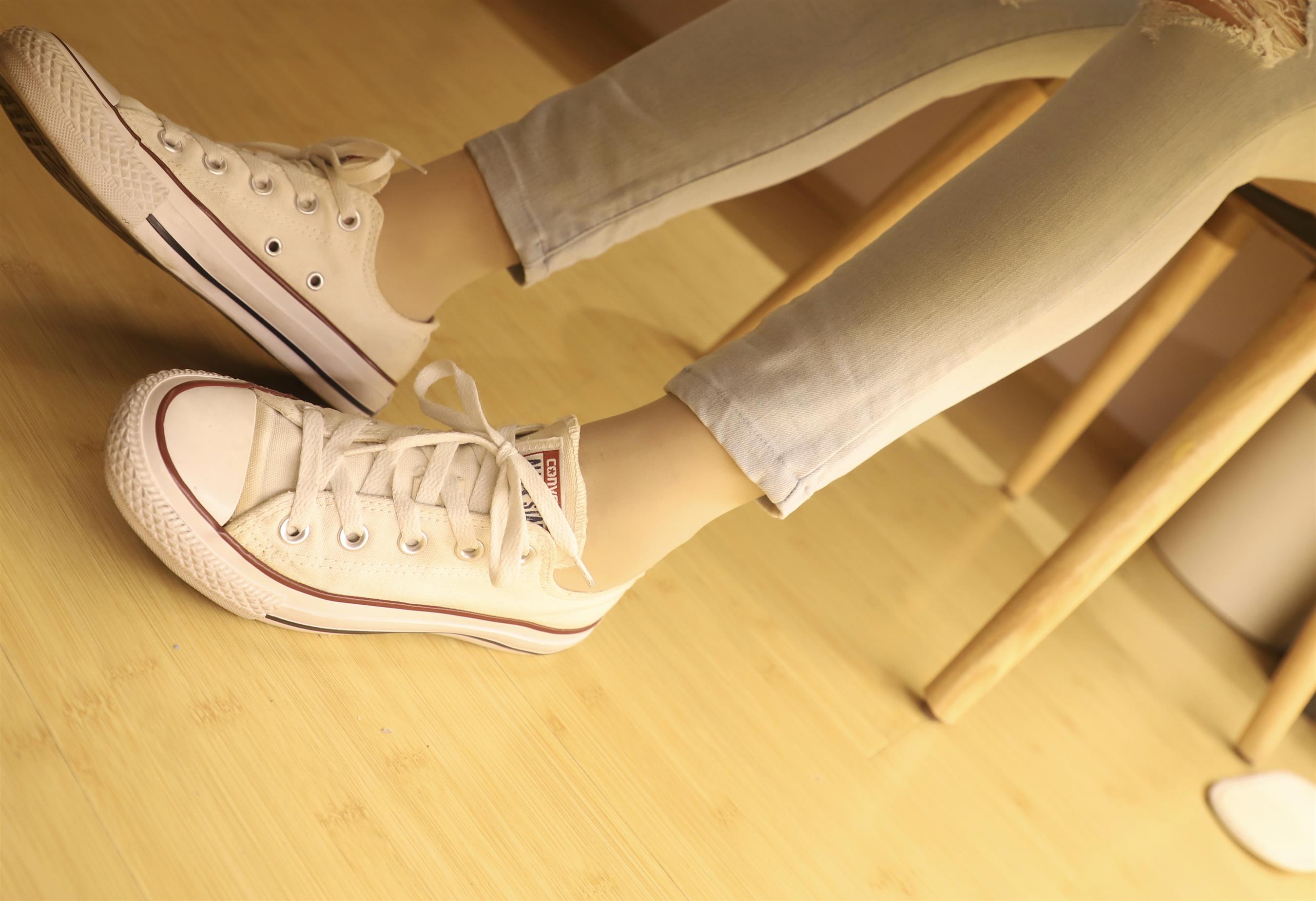 《肉丝互脚+视频1个》作品图