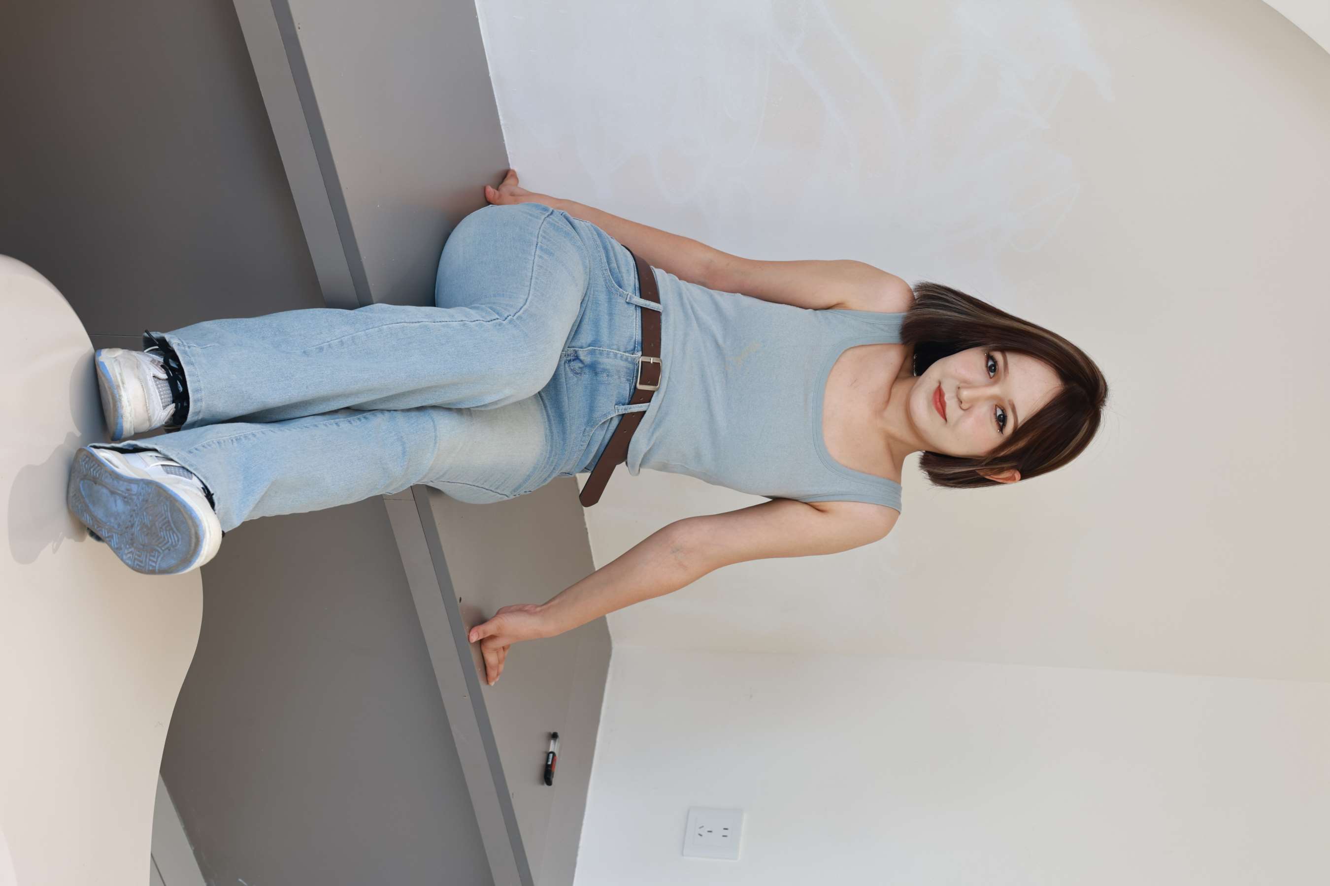 《阿依夏 牛仔裤の丝足》作品图