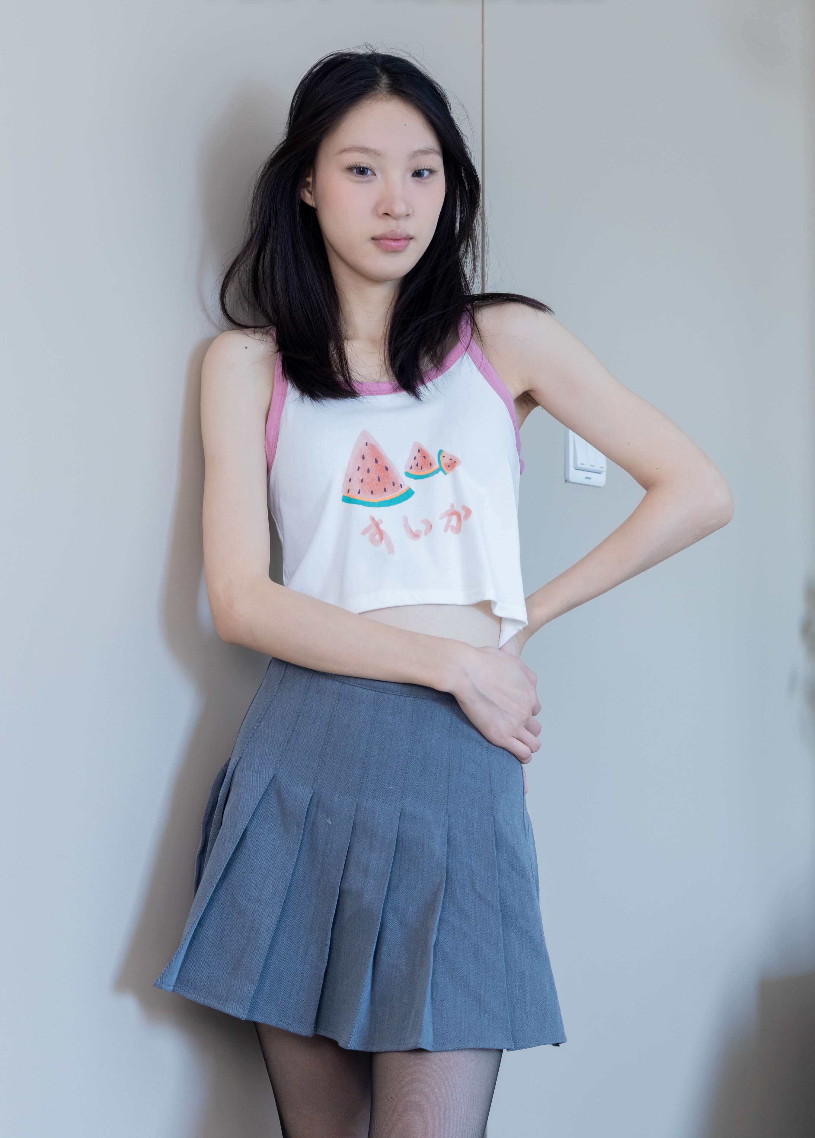 《雪糕-板鞋白棉袜の黑丝堆堆袜套》作品图