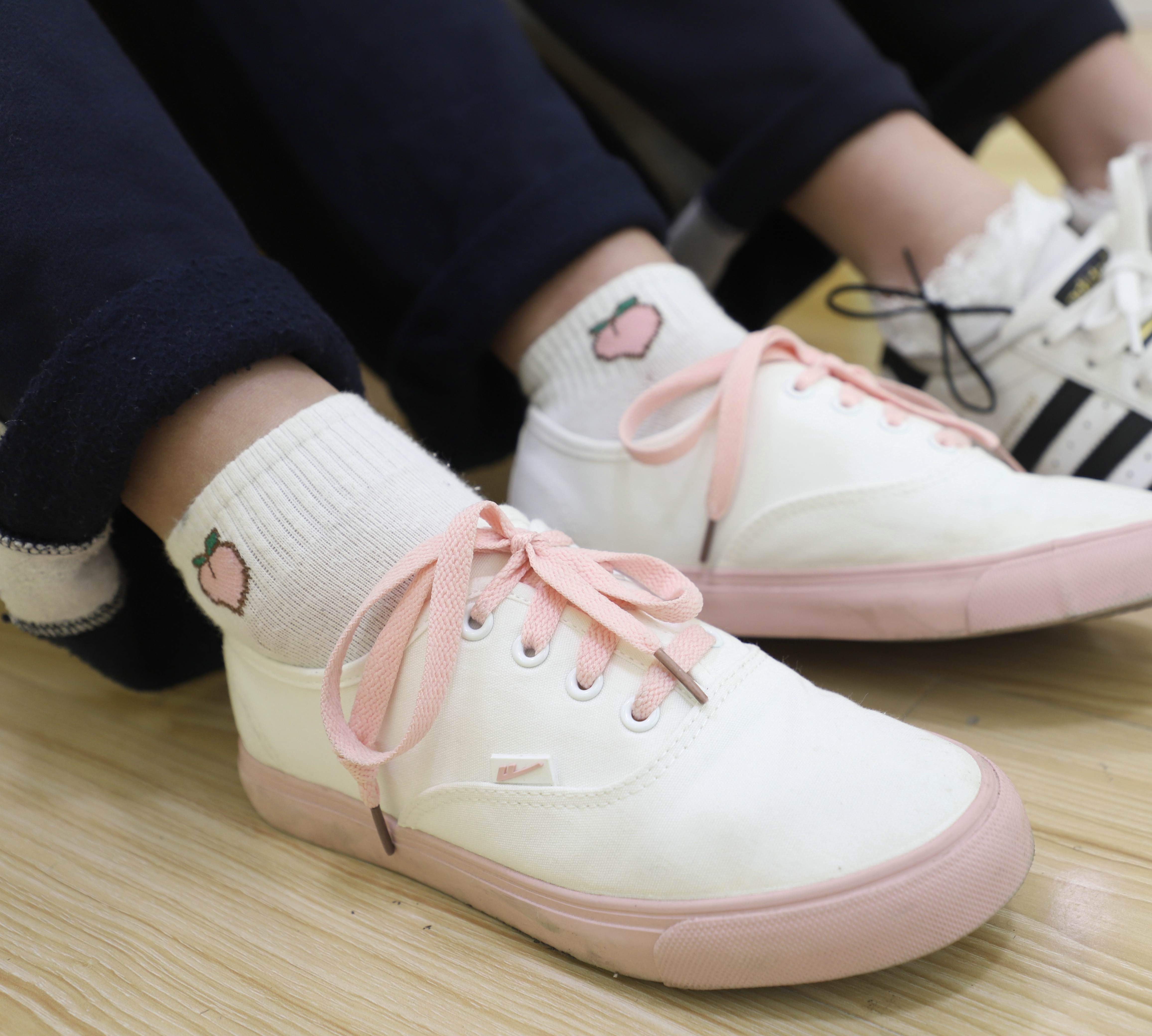 《学妹板鞋棉袜互jio》作品图