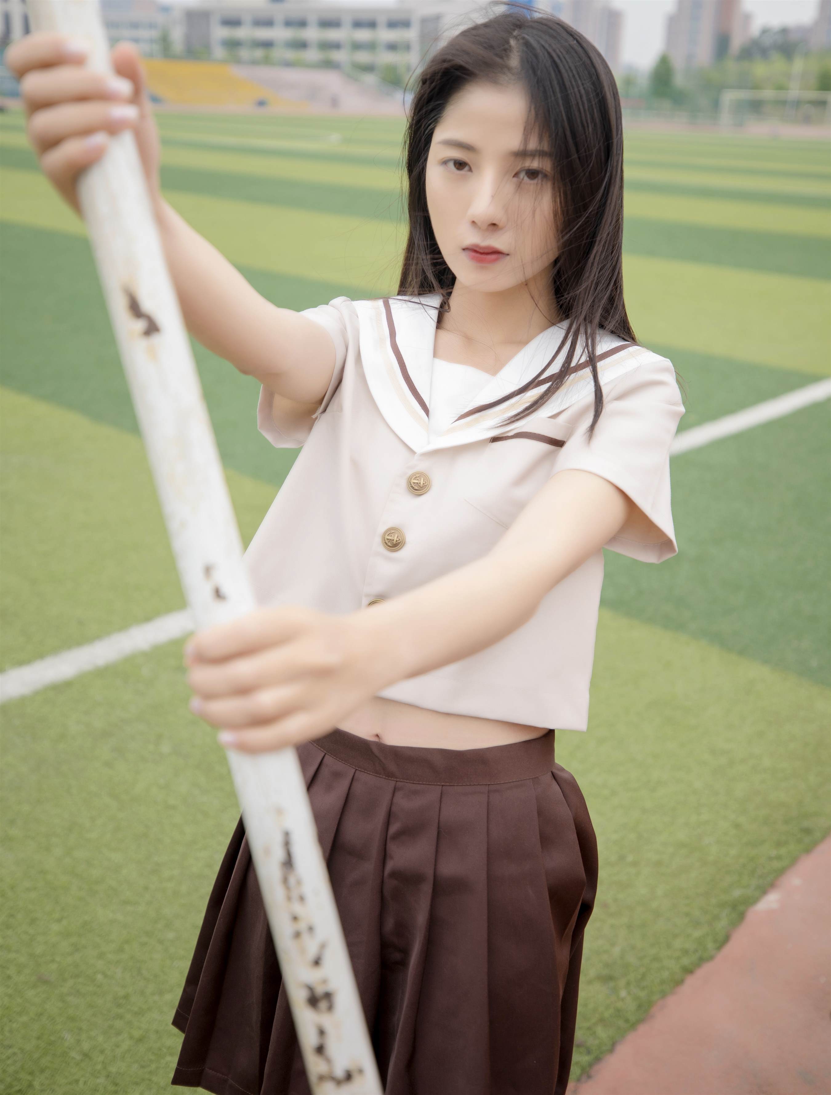 《学院里黑丝学姐》作品图