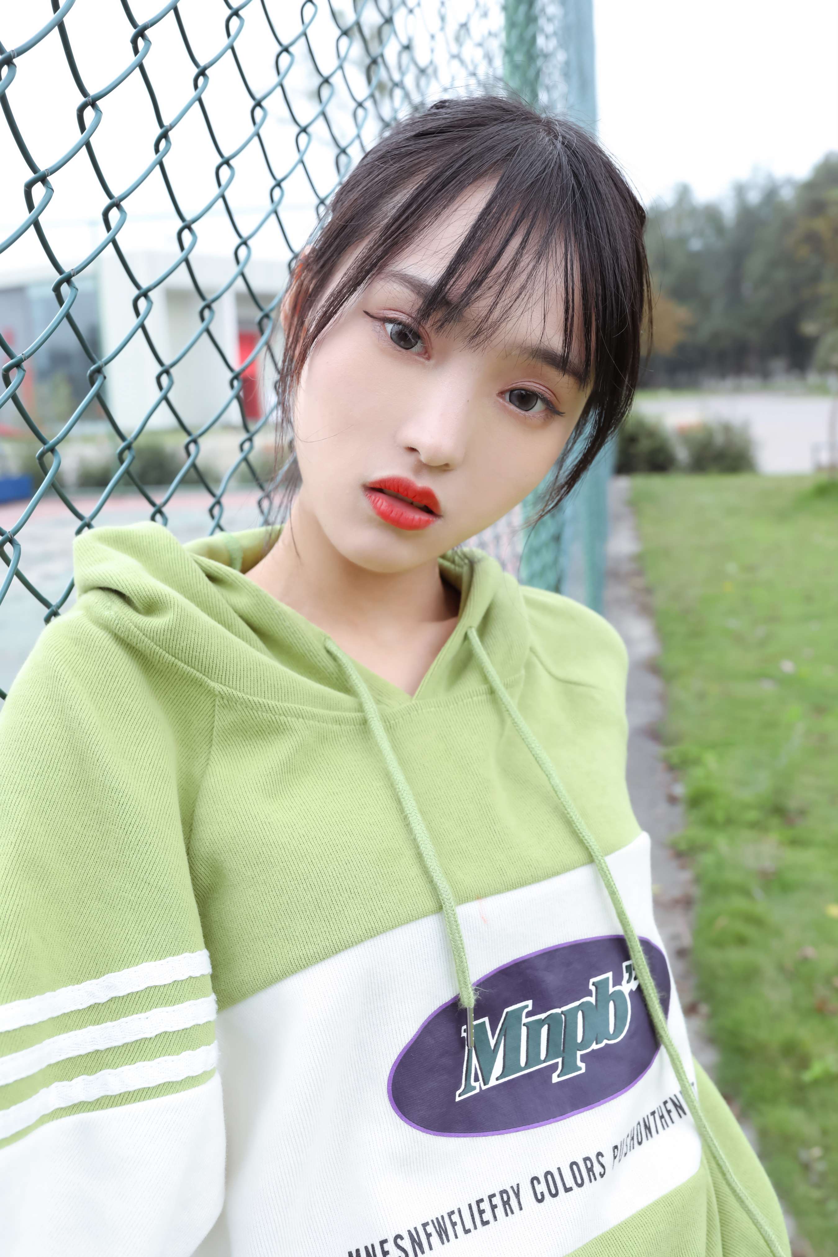 《茜茜运动场展脏棉袜脚》作品图