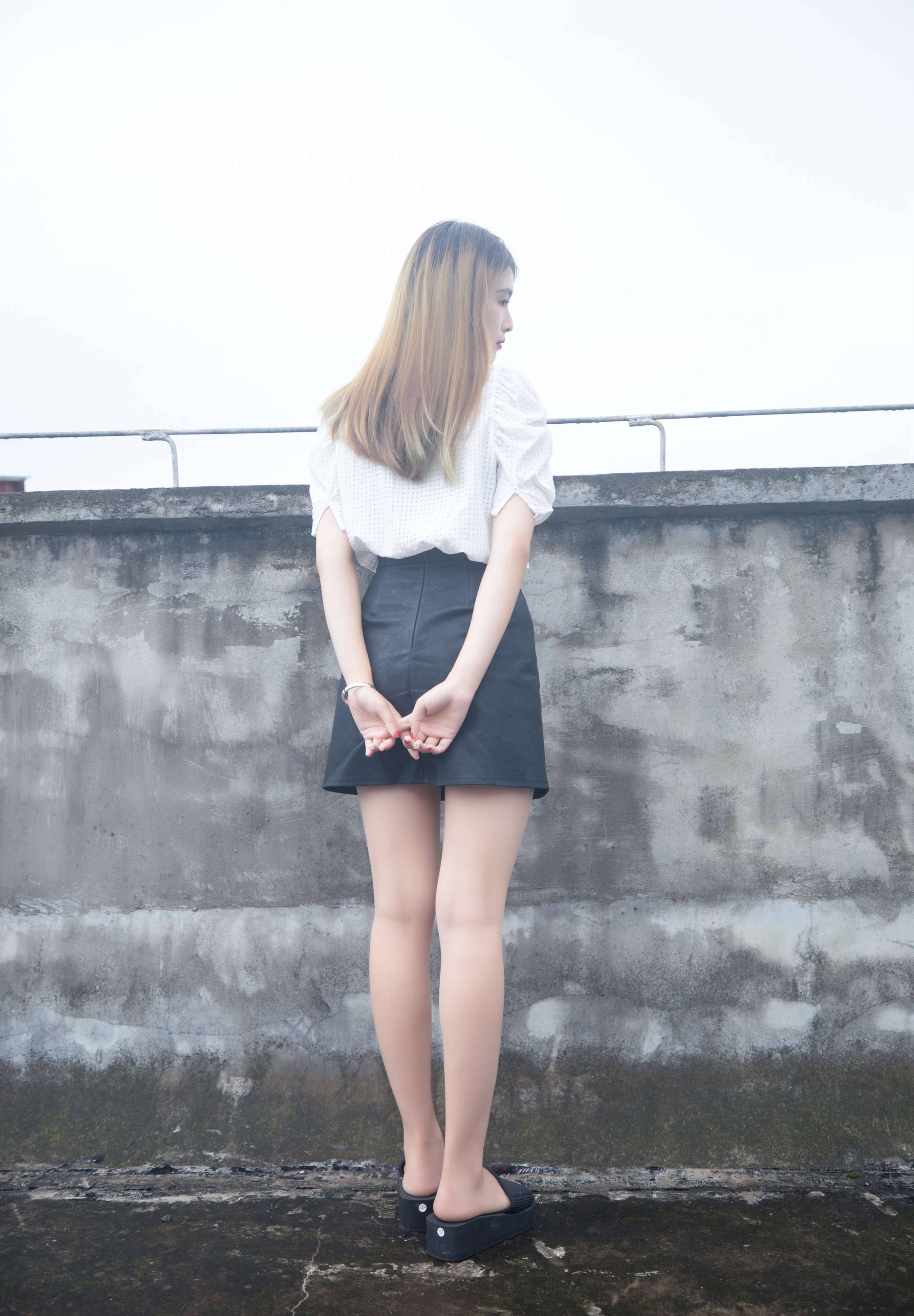 《晓瑞师妹 天台肉丝》作品图