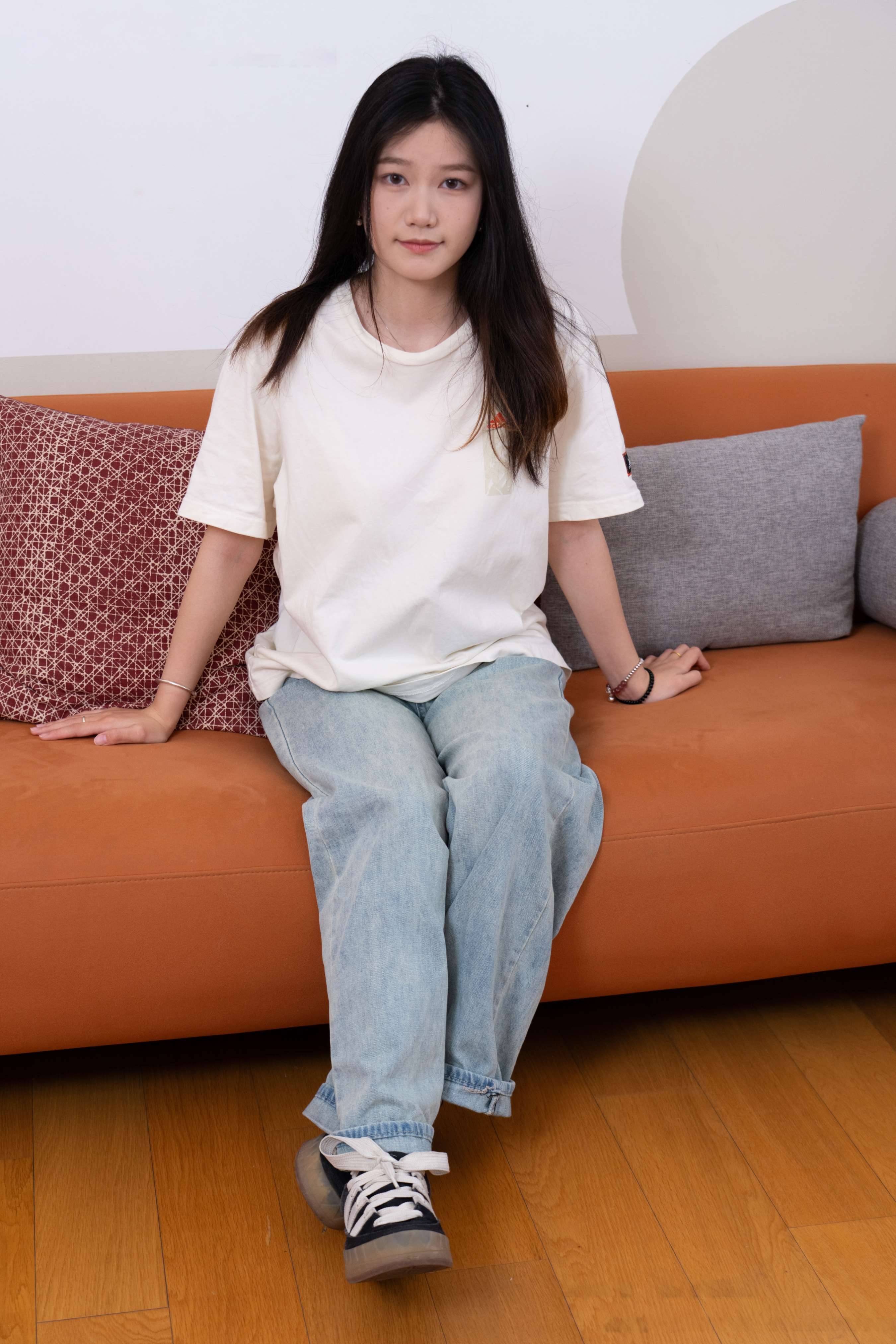 《松松 帆布鞋白棉袜の裸足》作品图