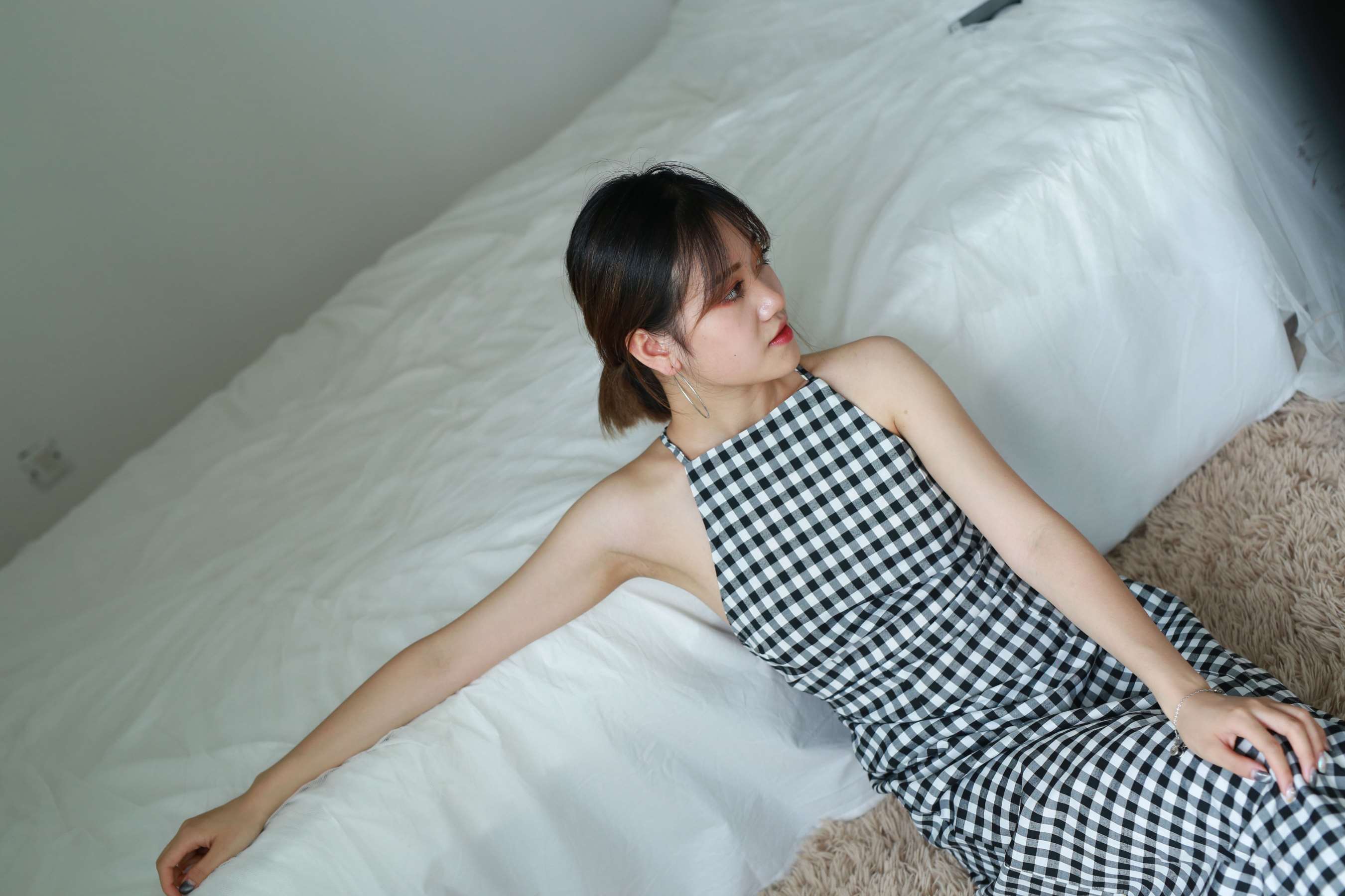 《陈雨菲格子裙の嫩足》作品图