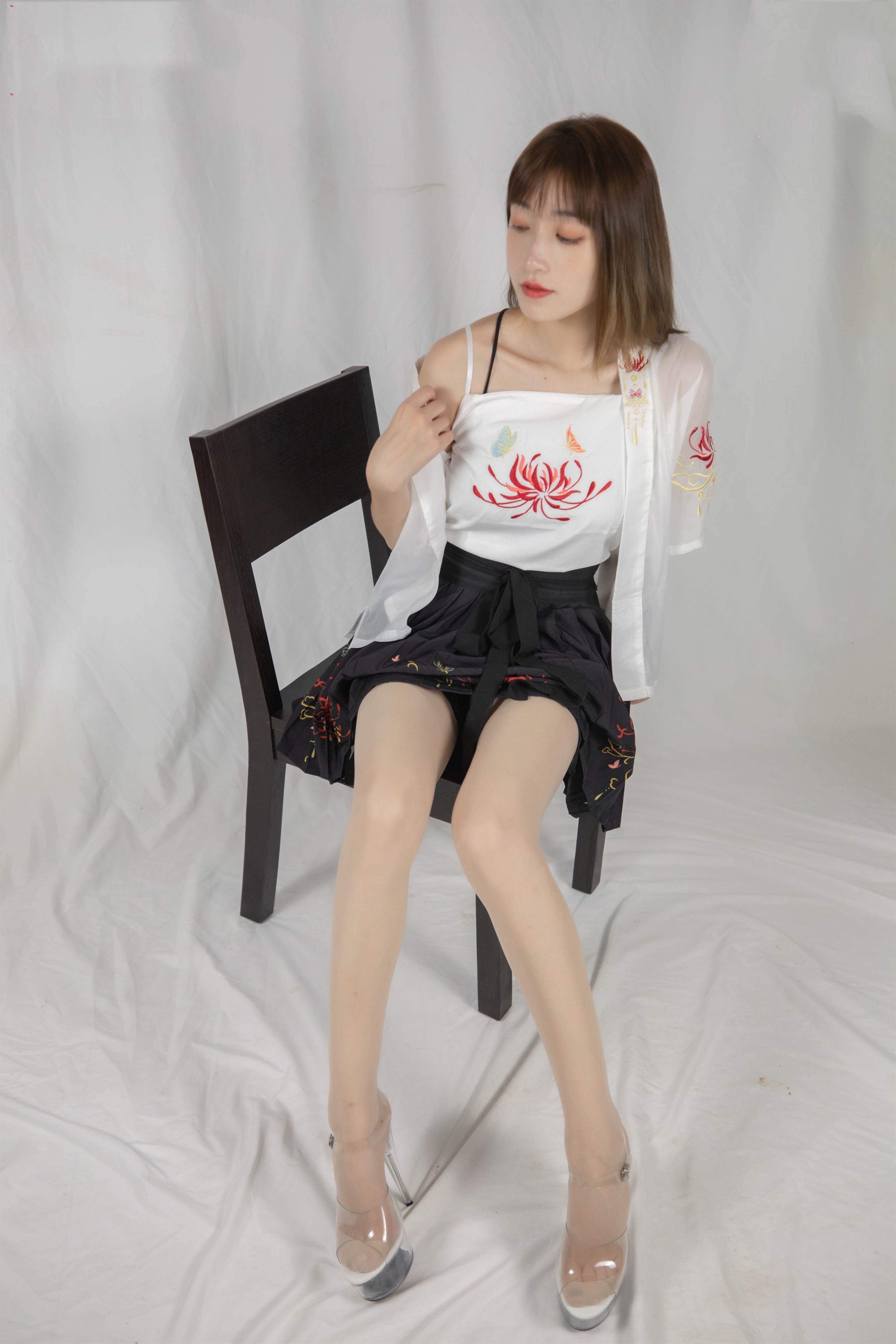 《汉服の高跟丝脚丫》作品图