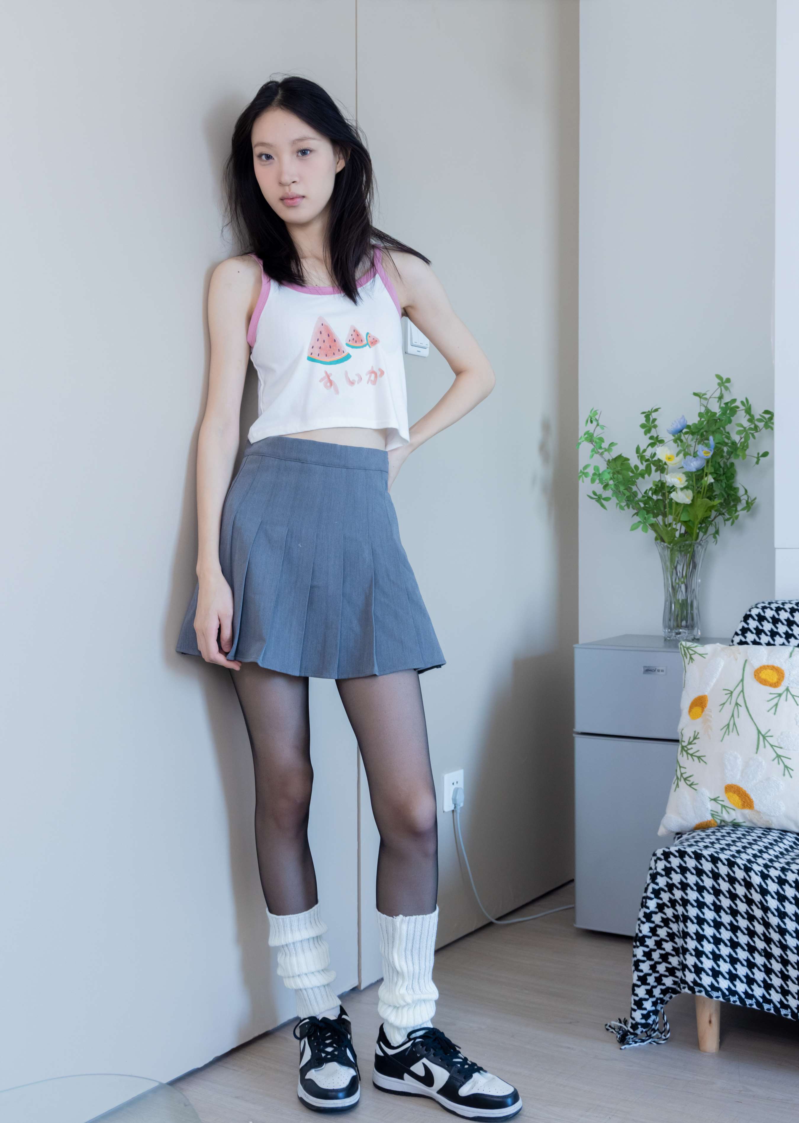 《雪糕-板鞋白棉袜の黑丝堆堆袜套》作品图