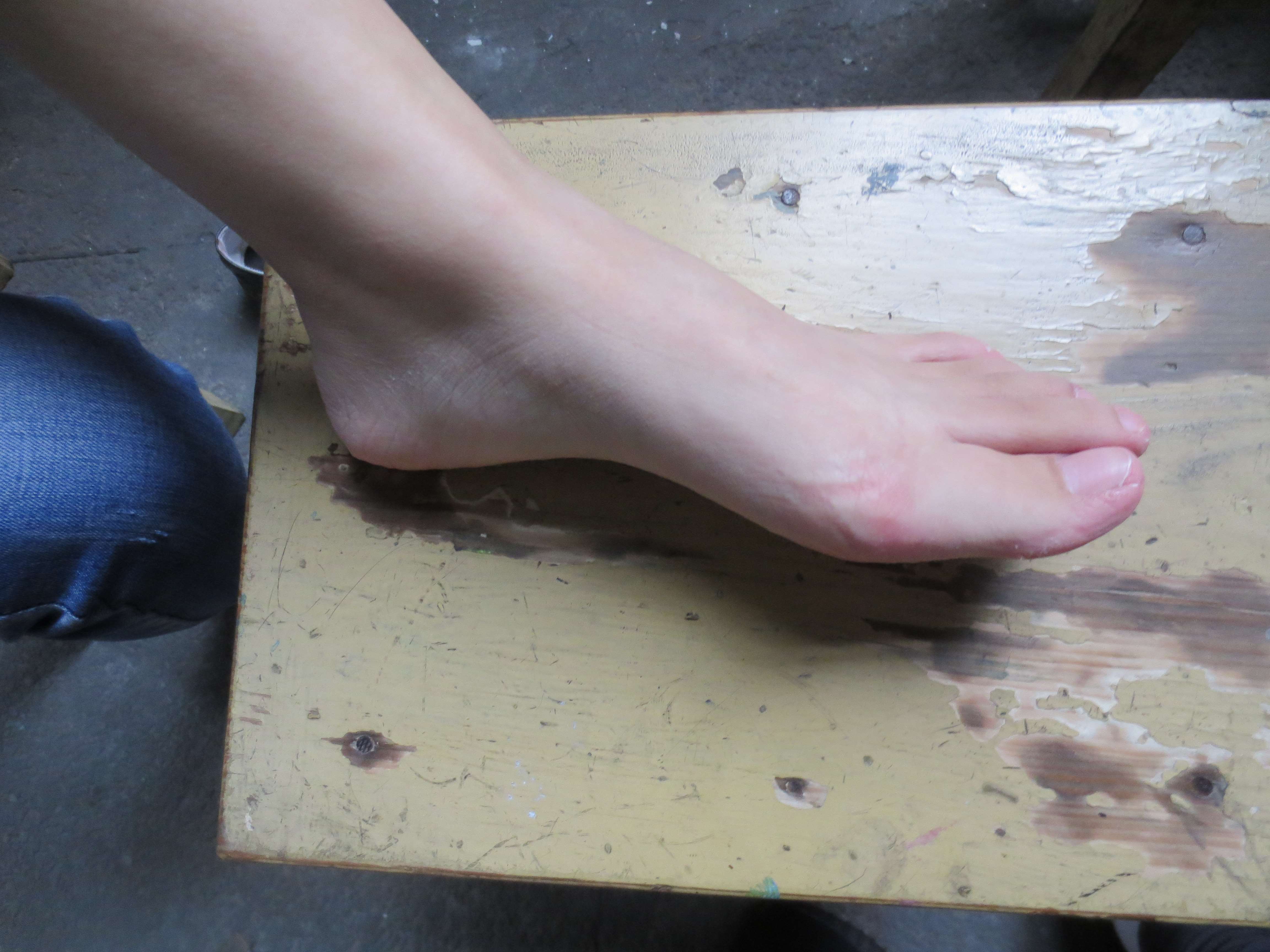 《越拍牛仔学姐裸足脚丫》作品图