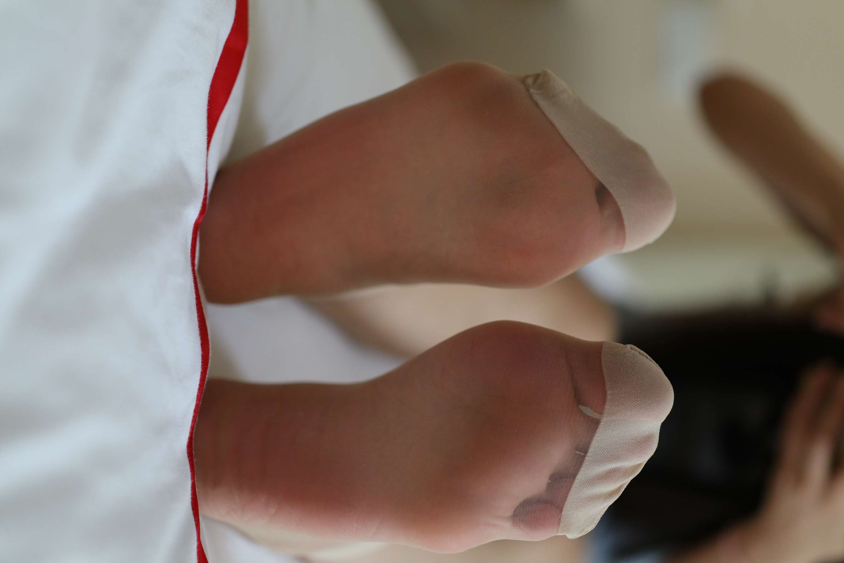 《热裤短丝小妹》作品图