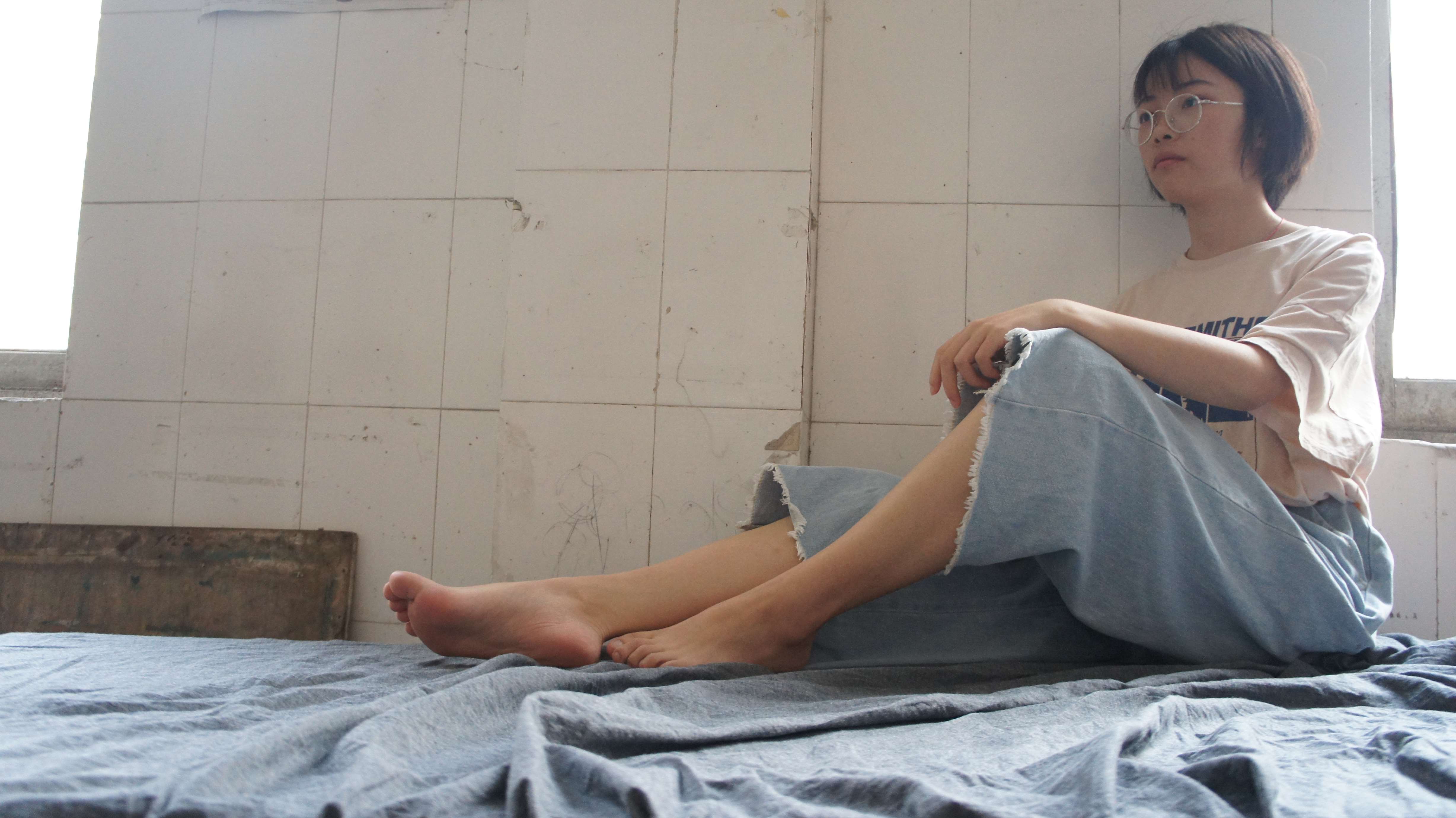 《短发小姐姐的足弓》作品图