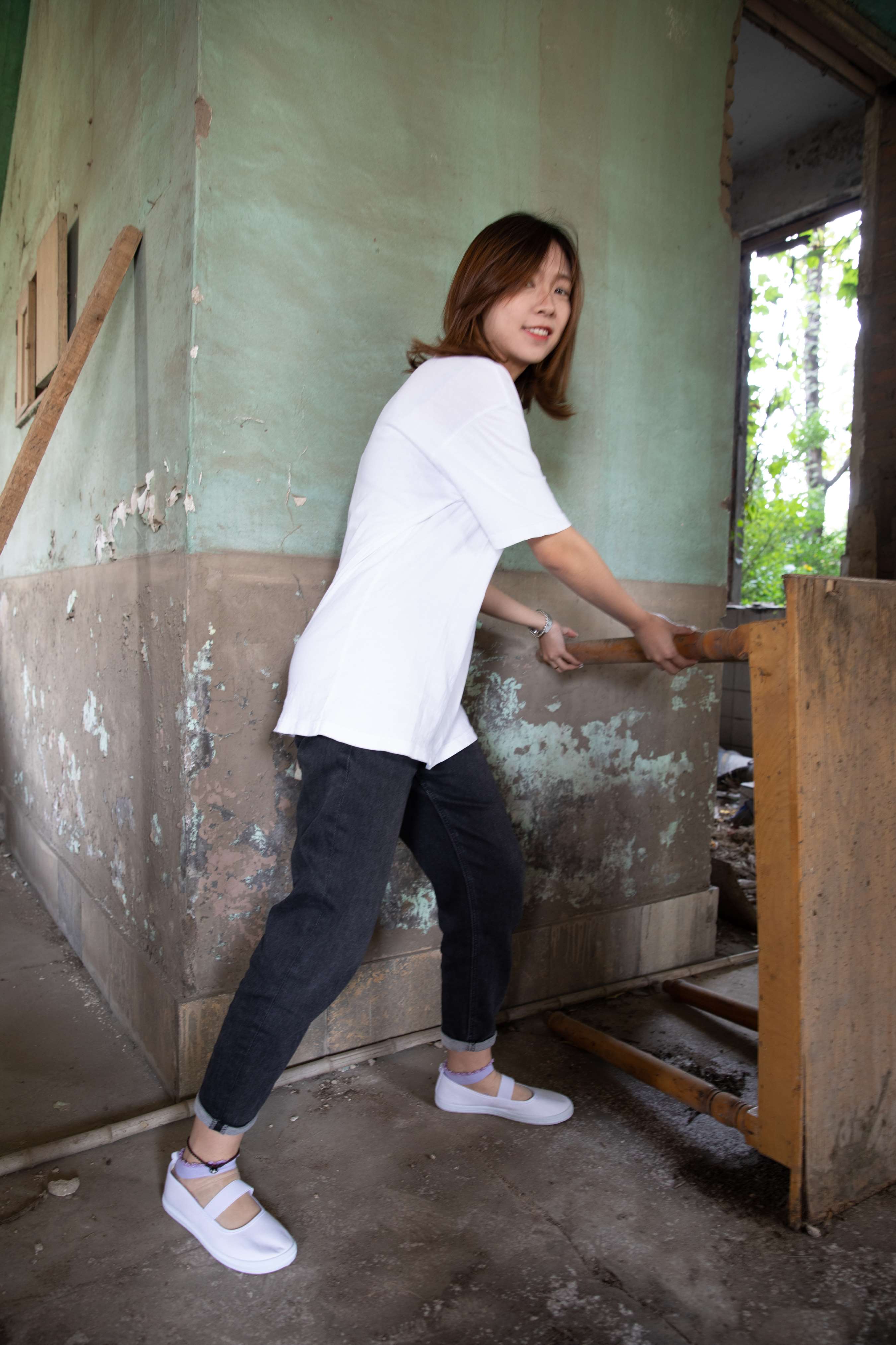 《婷婷小姐姐 东篱南山》作品图