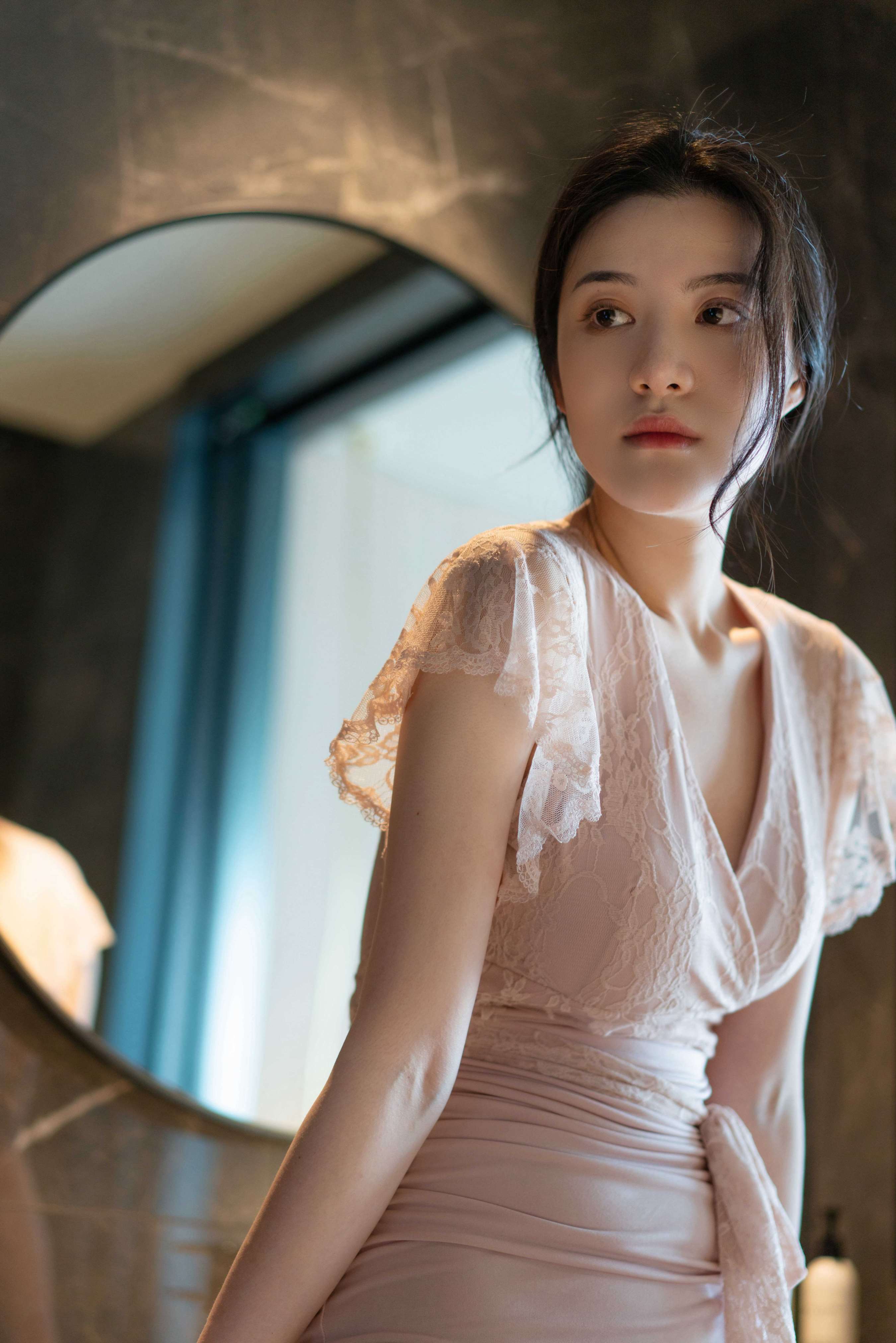 《佰琳-白皙漂亮的脚》作品图