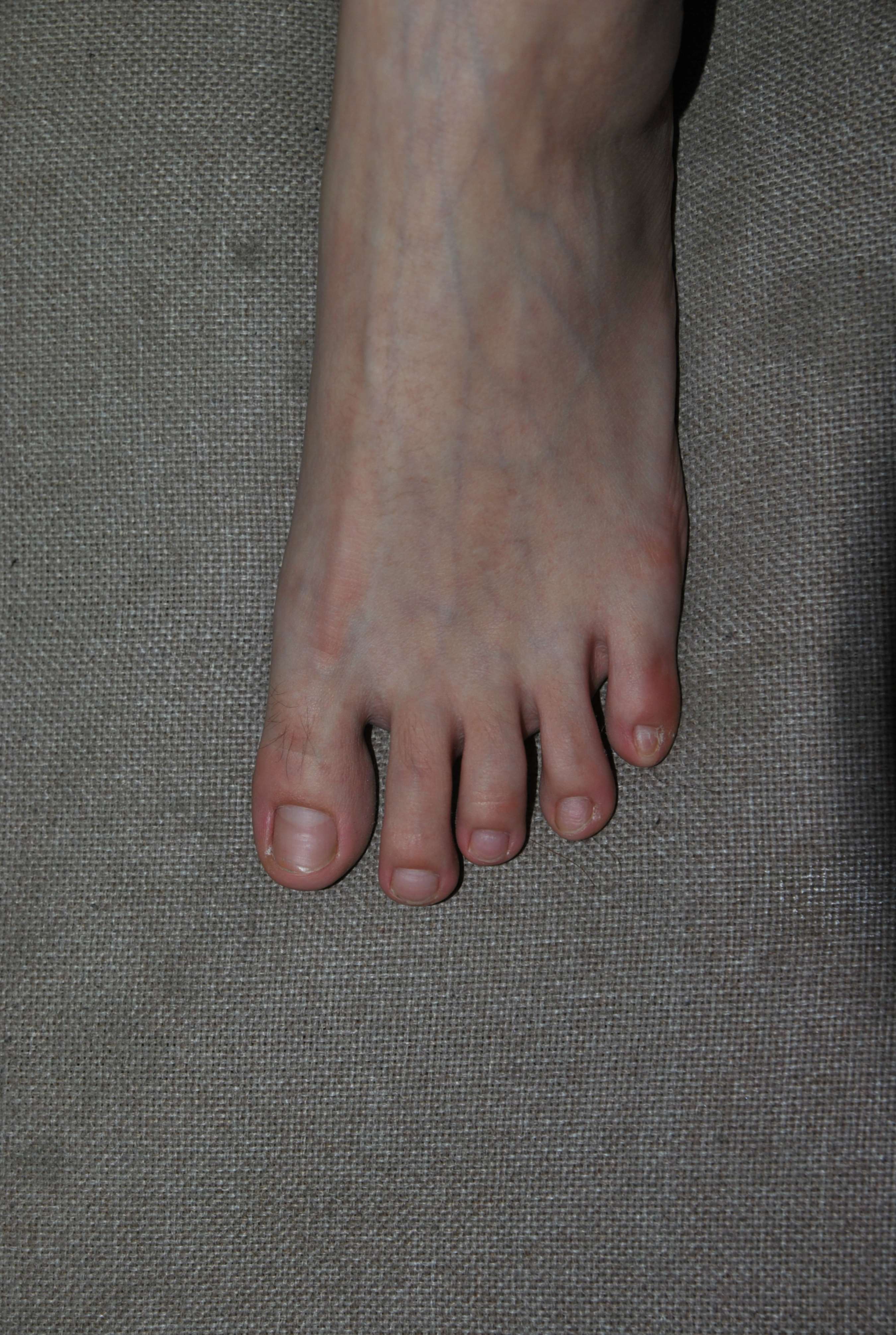 《少女牛仔帆布鞋の嫩足》作品图