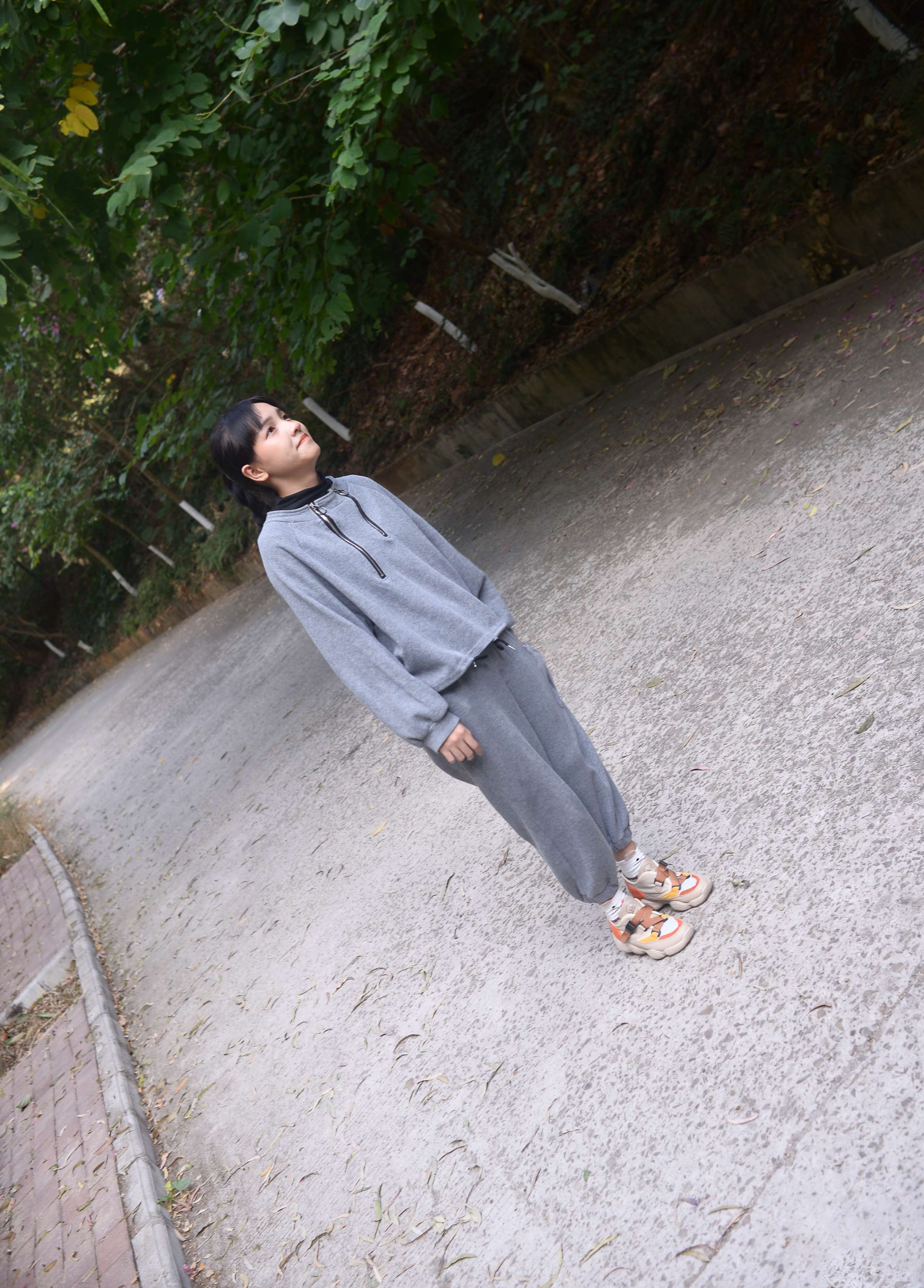 《点点 爱自己是终生浪漫的开始》作品图