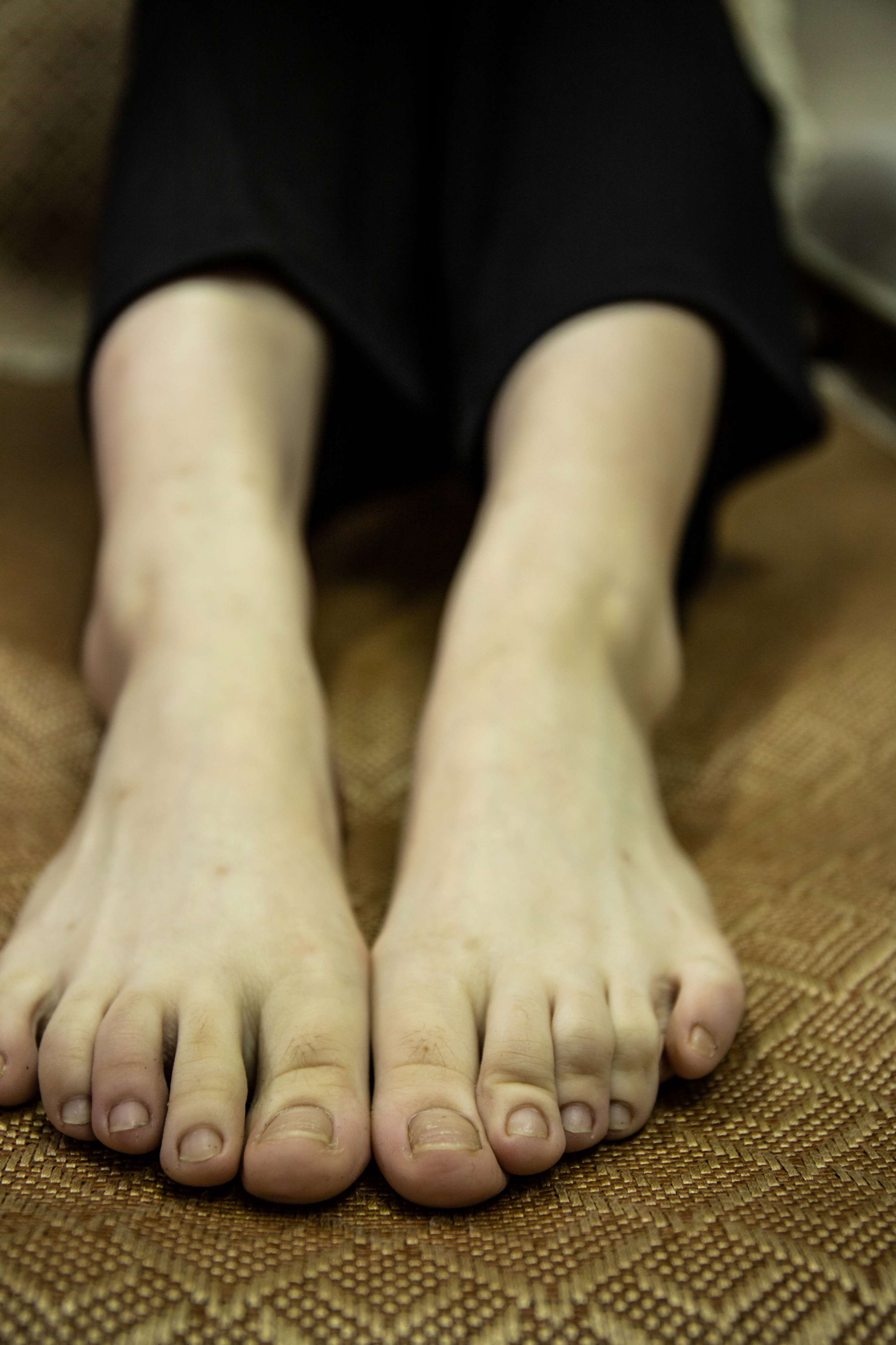 《嘉嘉充满味道的高跟裸足》作品图