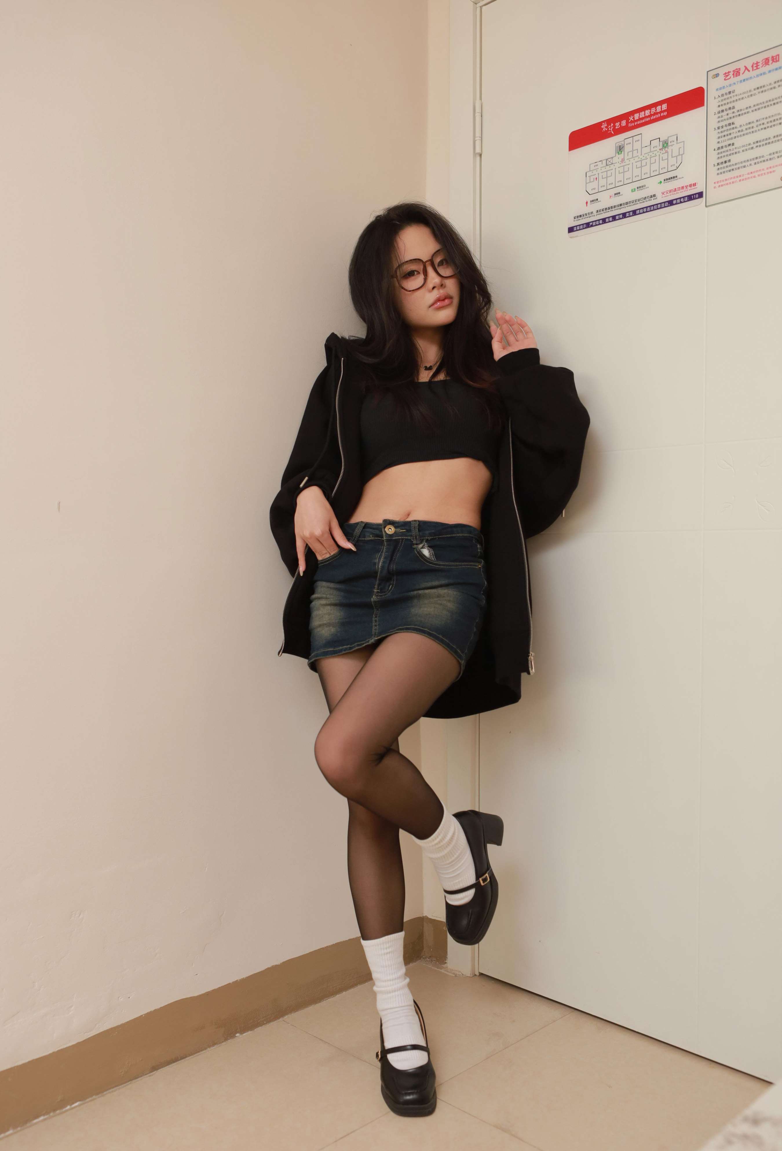 《兔兔 黑丝沙发》作品图