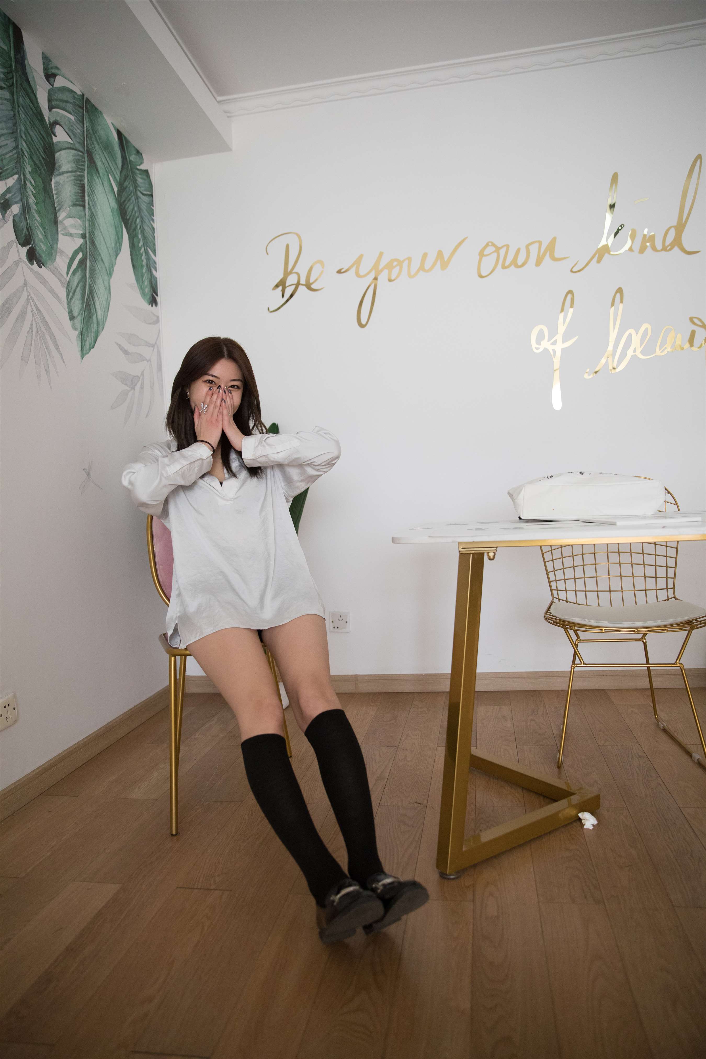 《皮鞋の黑长袜脚丫+视频1个网盘下载》作品图