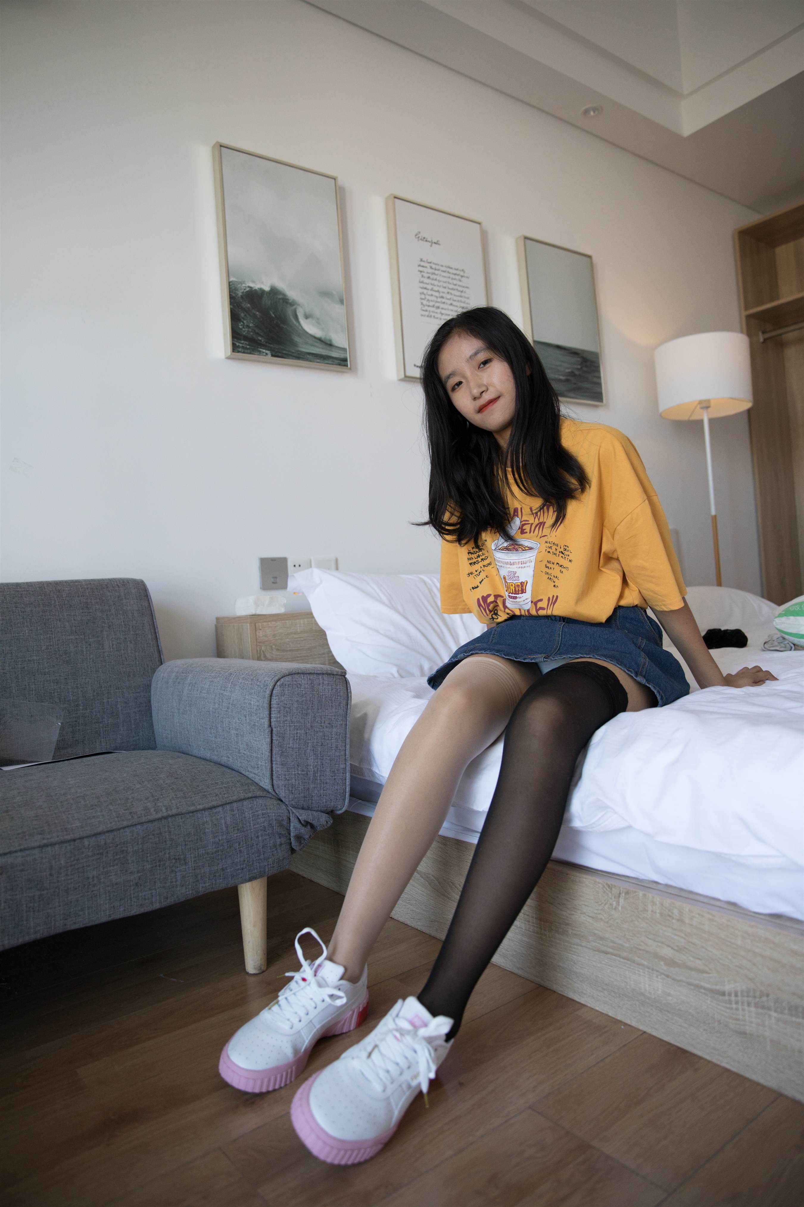 《学妹多套袜子脚丫【视频1个网盘下载】》作品图