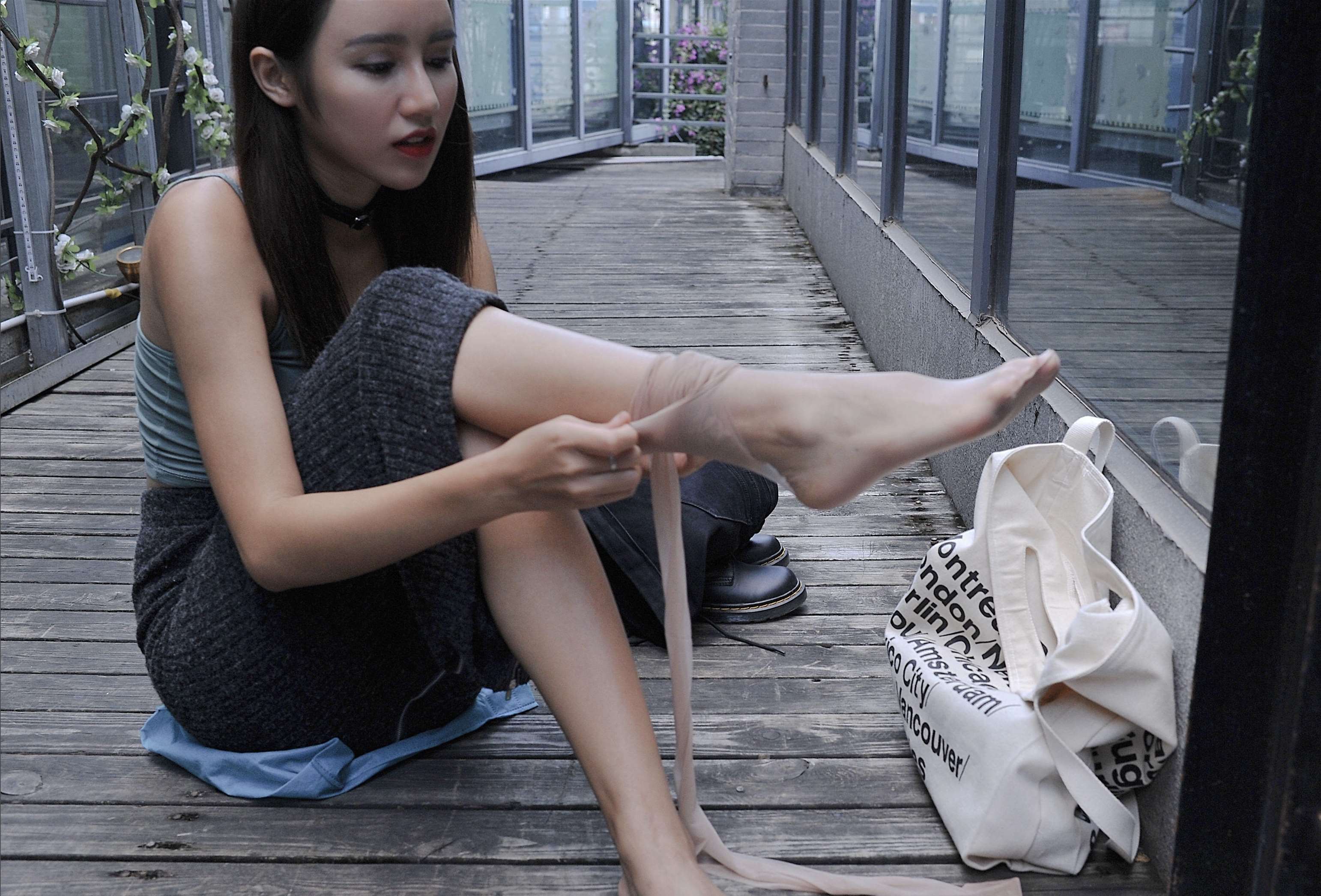 《平跟鞋の肉丝脚丫》作品图