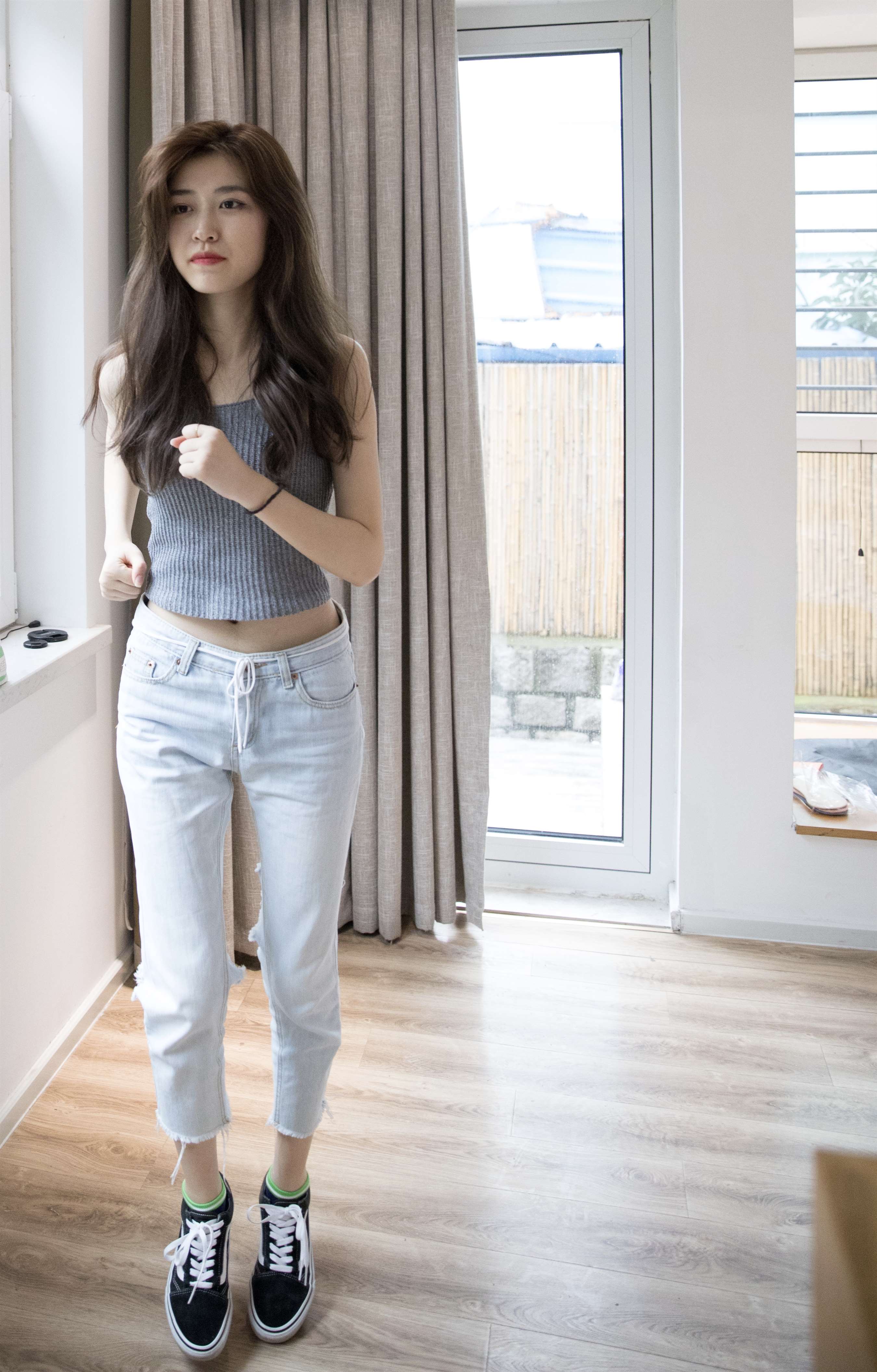 《少女布鞋の五指袜脚丫+视频1个》作品图