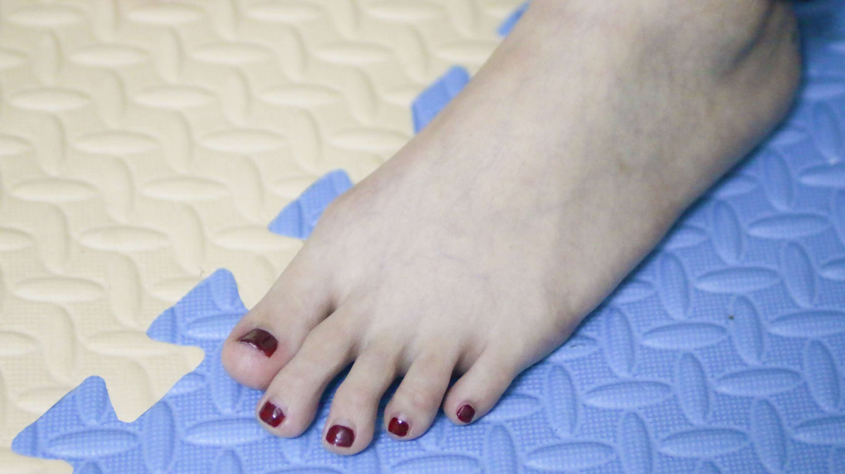 《骆馨的嫩足》作品图